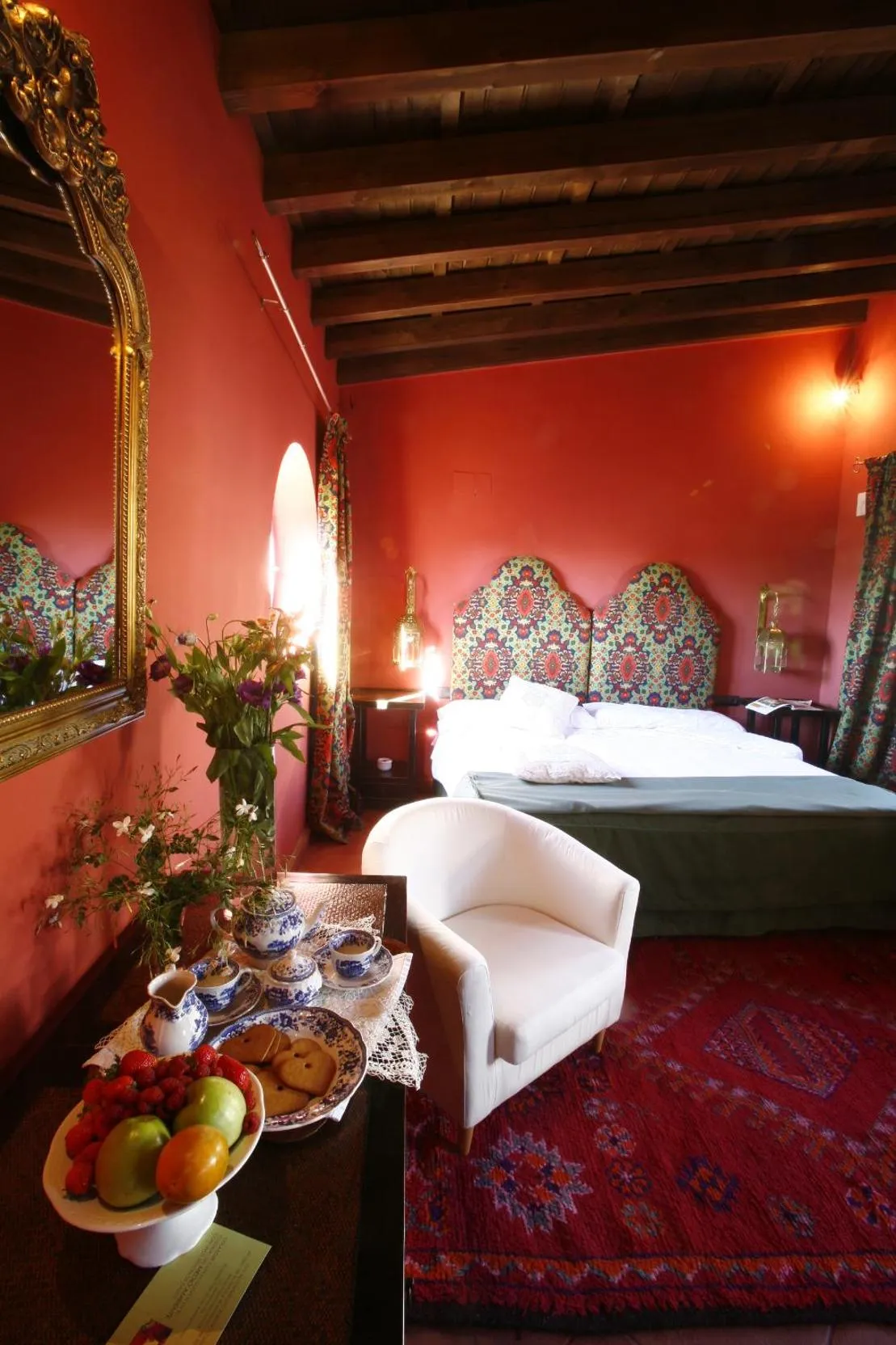Bed in La Posada del Moro
