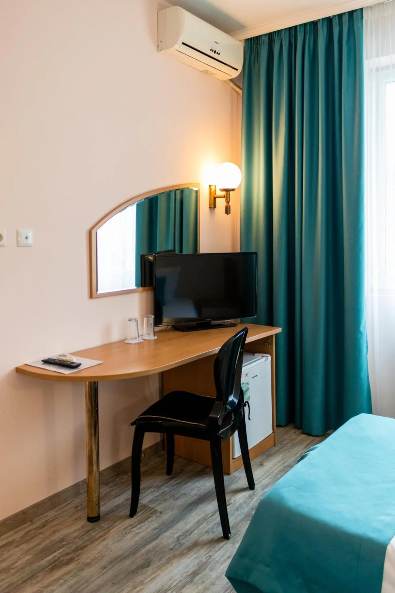 Photo of the whole room, Bed in Hotel Balkan