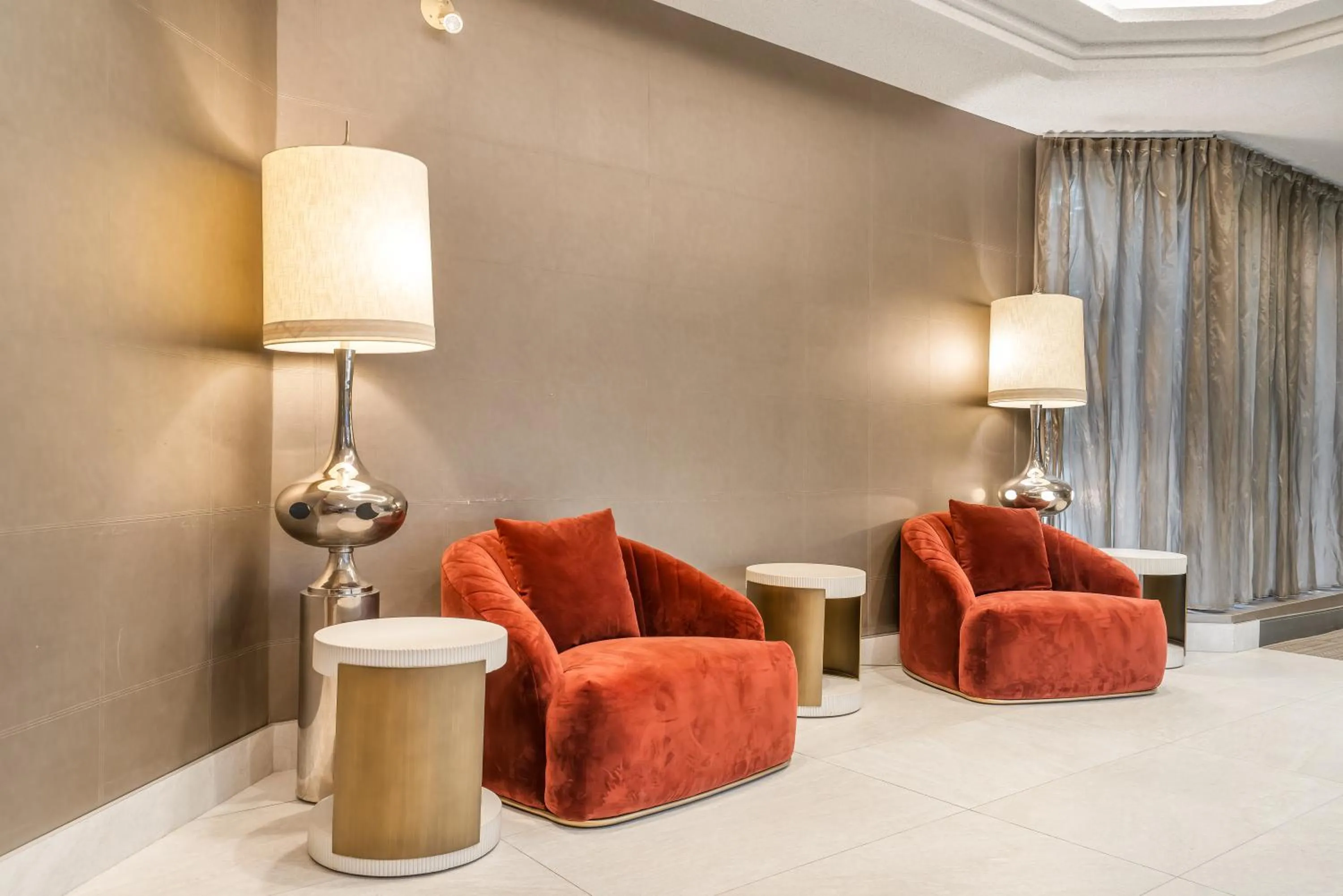 Lobby or reception in Ramada Plaza by Wyndham Niagara Falls