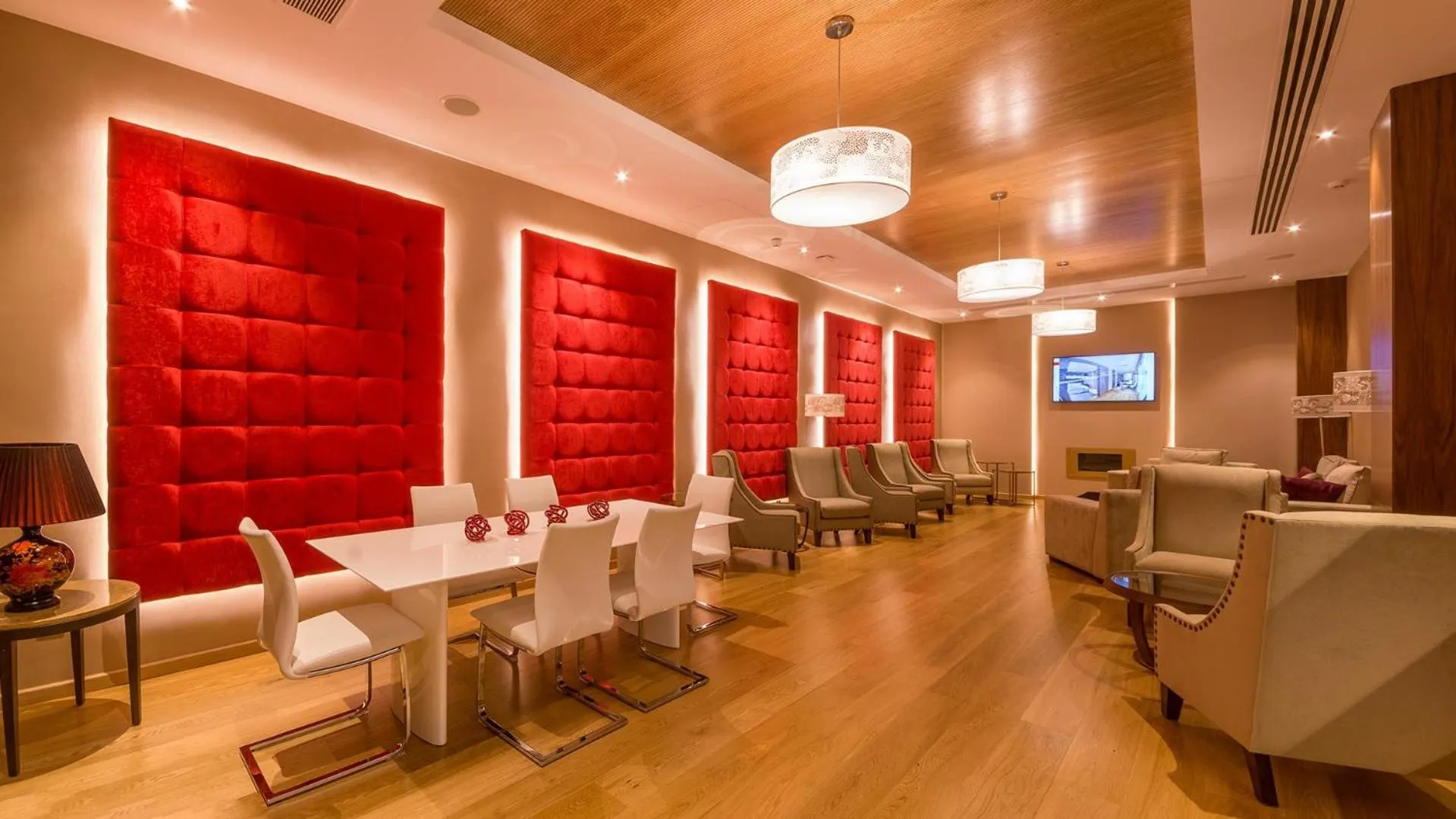 Business facilities in Lamaraz Hotels