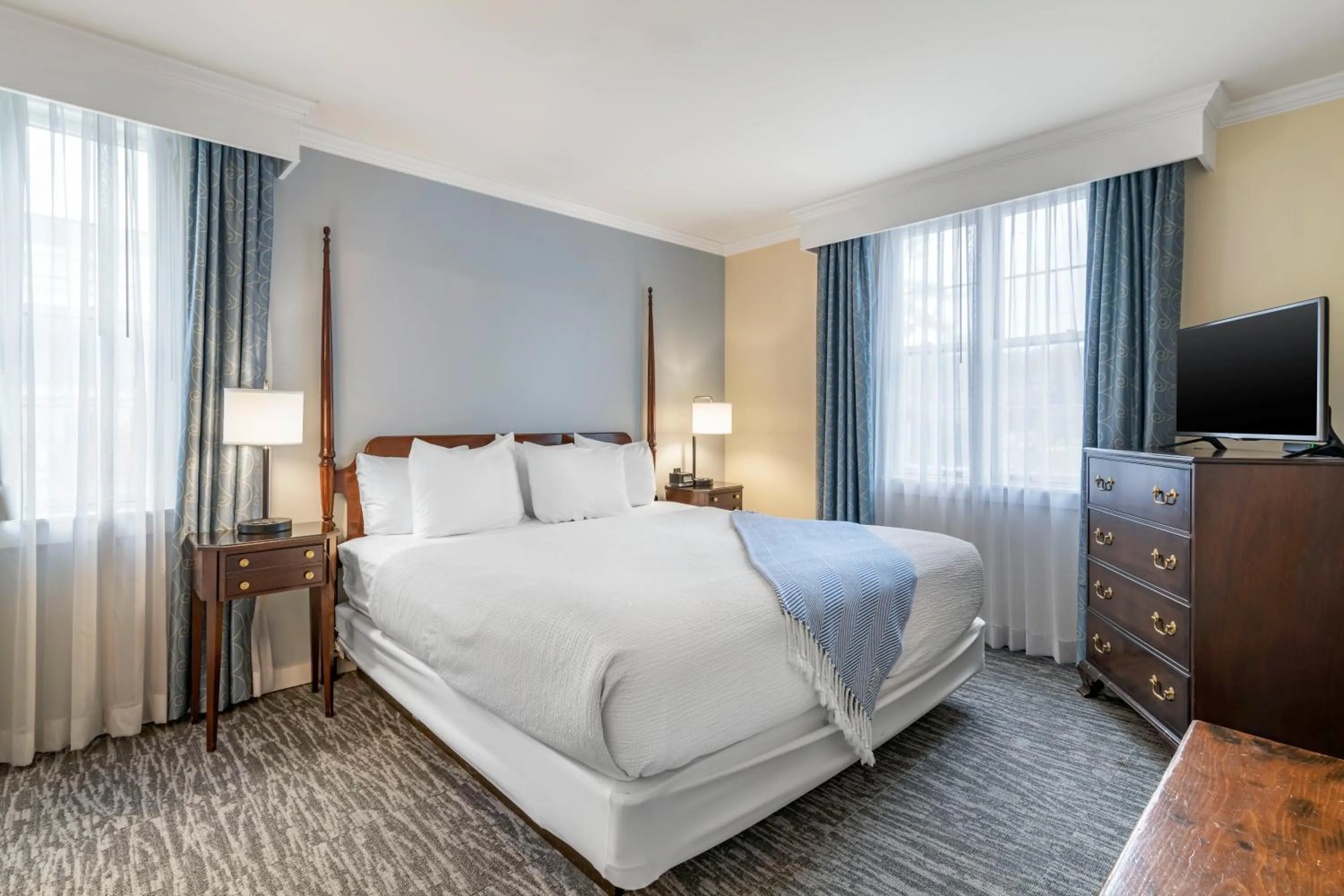 Bed in The Harraseeket Inn & Event House Freeport Downtown