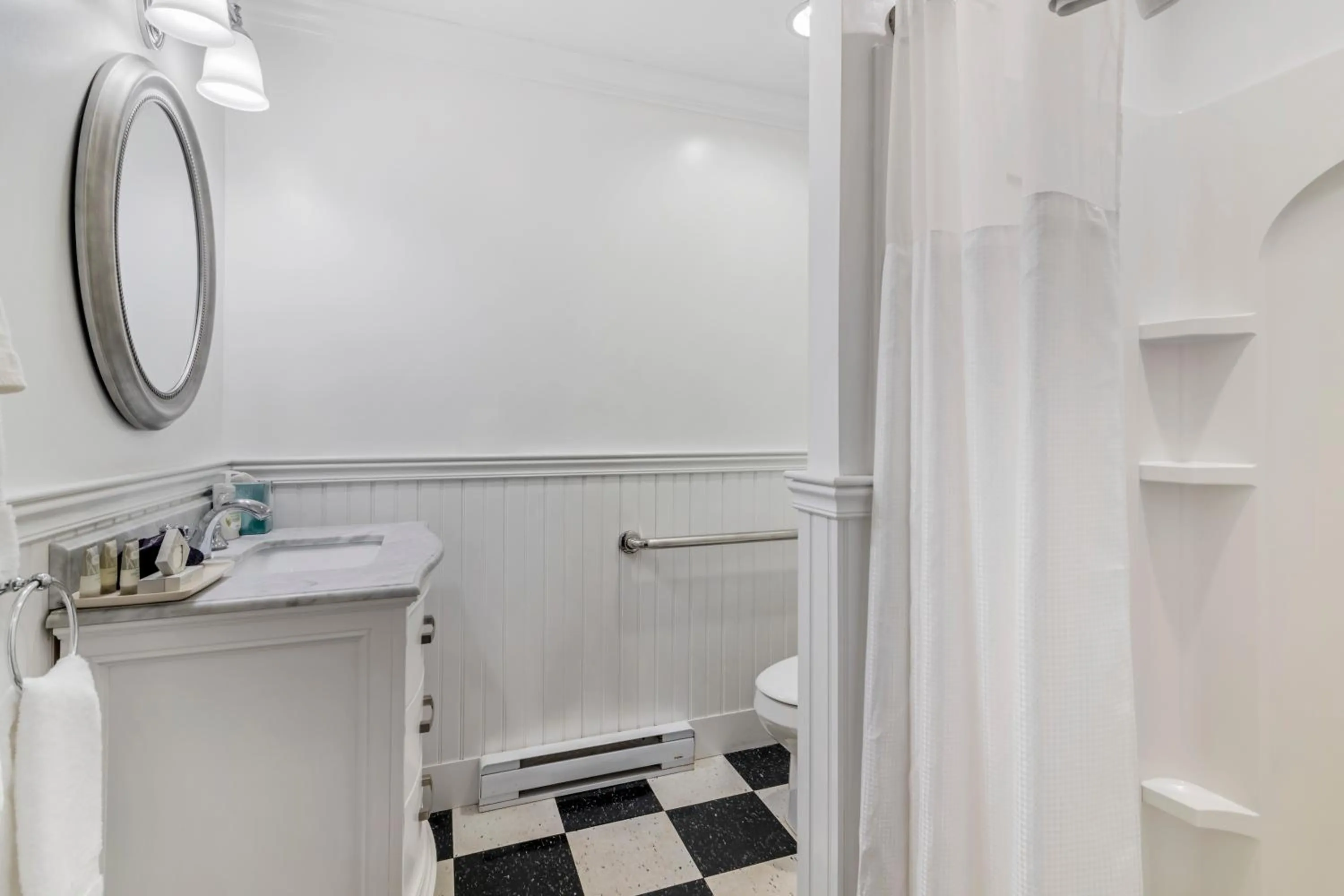 Bathroom in The Harraseeket Inn & Event House Freeport Downtown