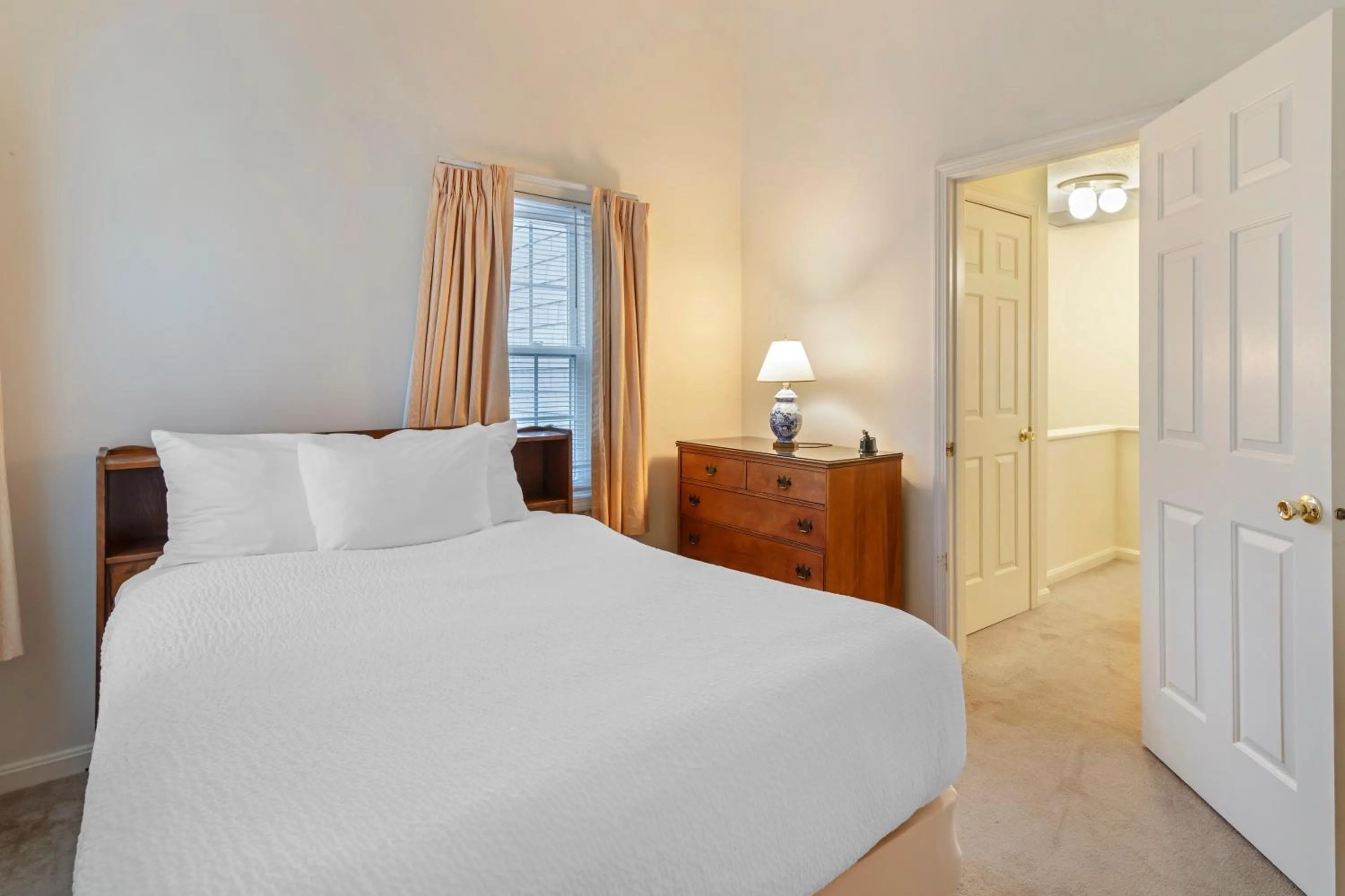 Bed in The Harraseeket Inn & Event House Freeport Downtown