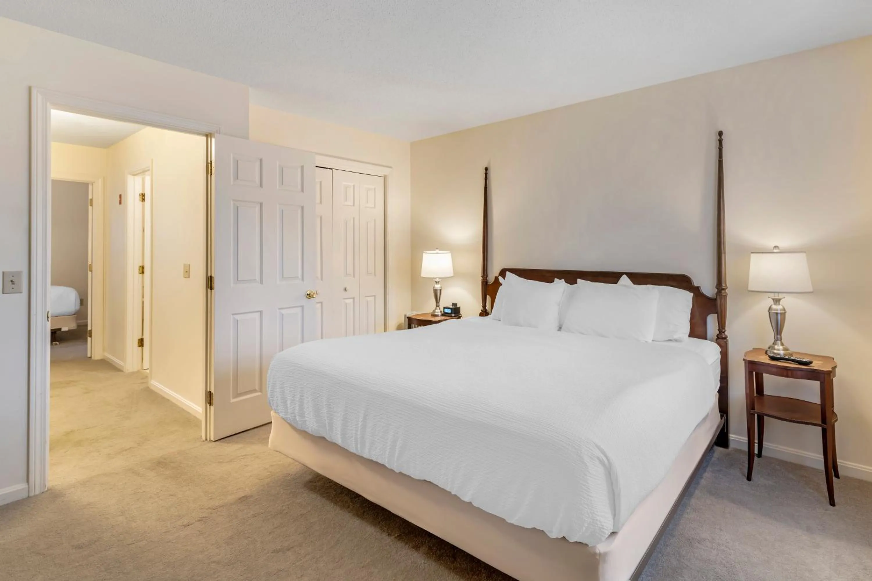 Bed in The Harraseeket Inn & Event House Freeport Downtown