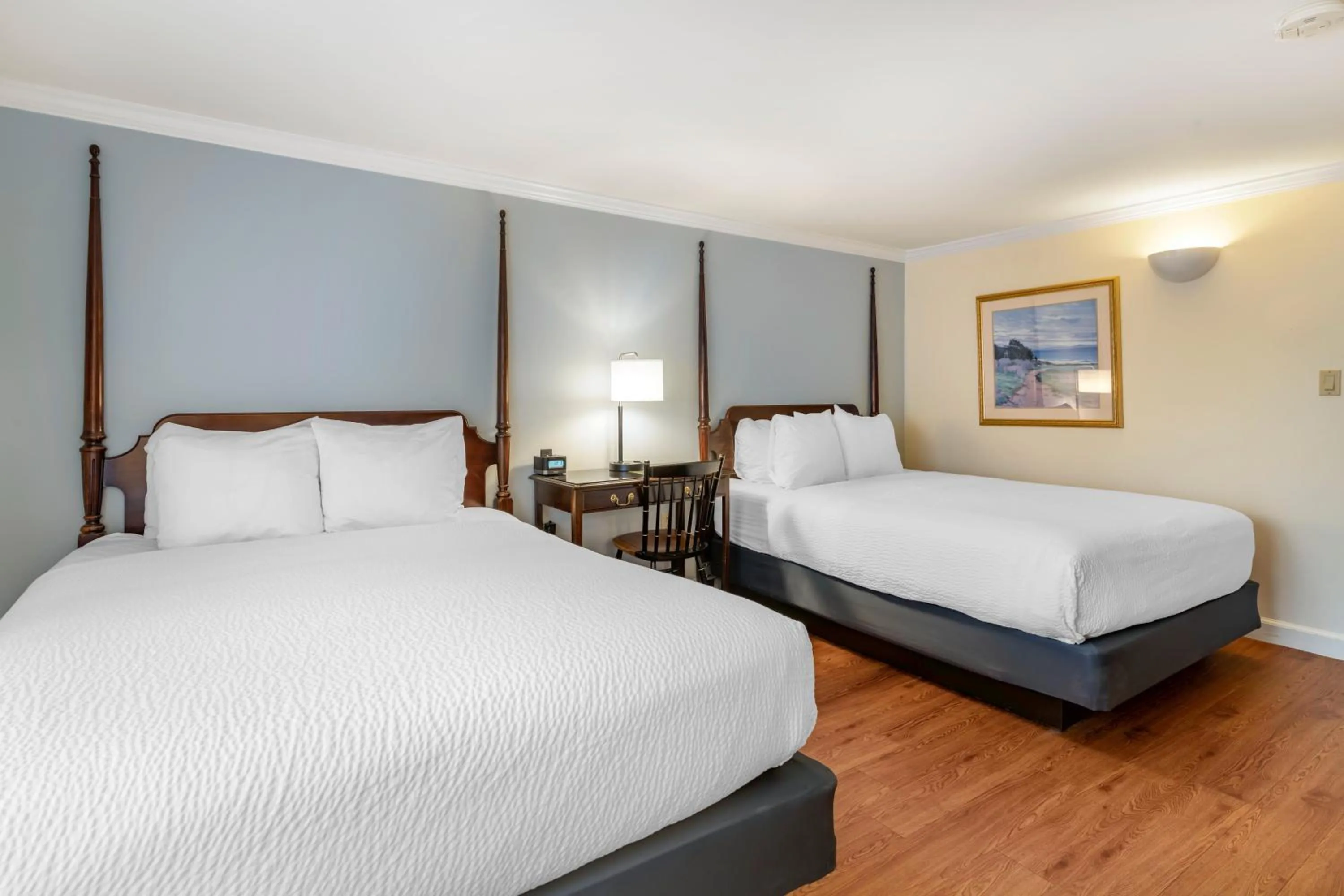 Bed in The Harraseeket Inn & Event House Freeport Downtown