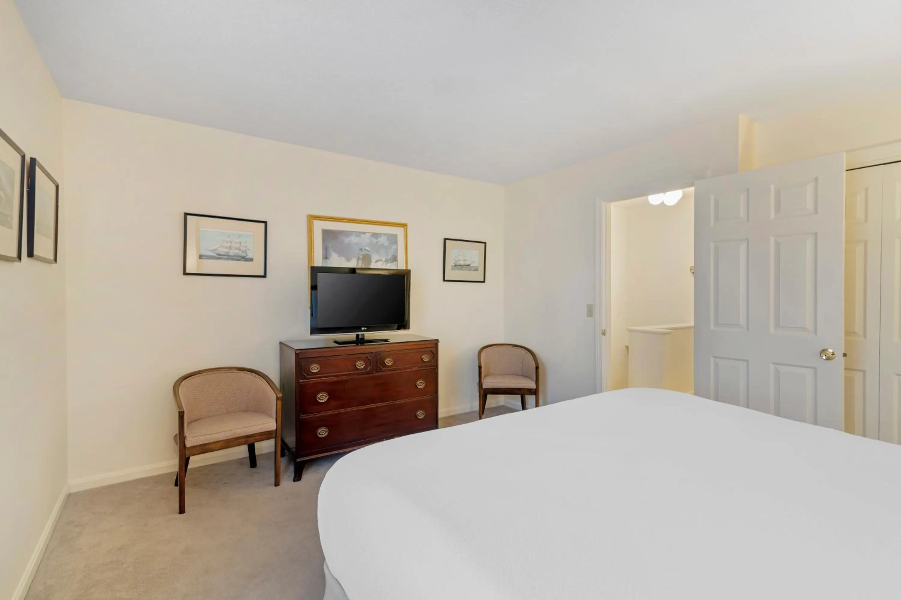 Bed in The Harraseeket Inn & Event House Freeport Downtown