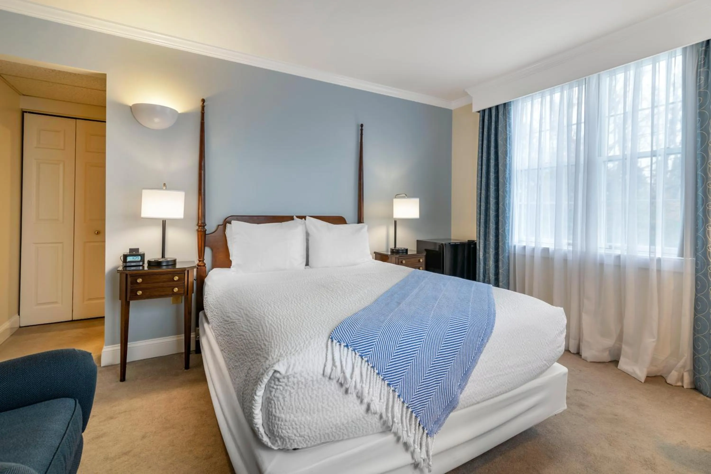 Bed in The Harraseeket Inn & Event House Freeport Downtown