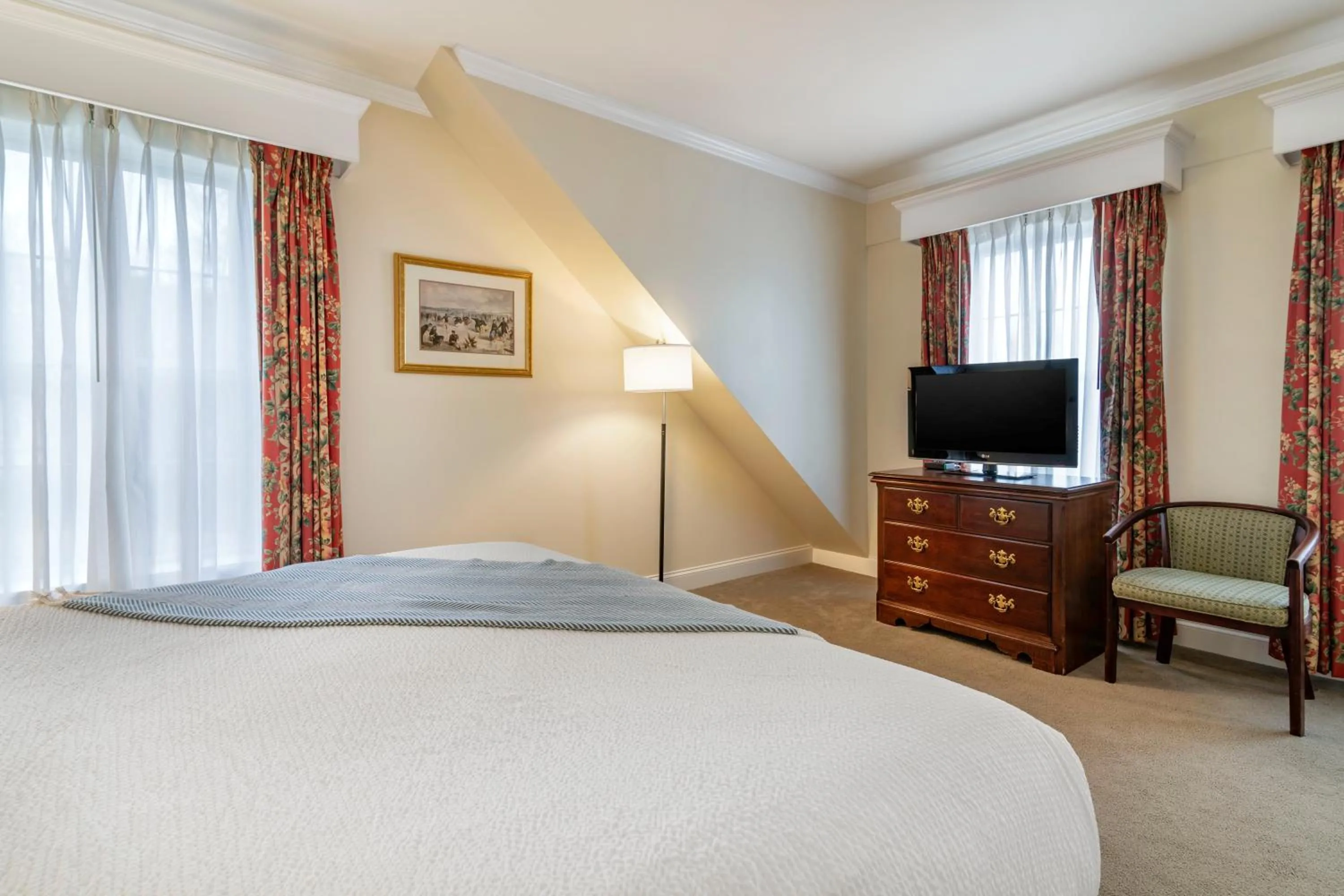 Bed in The Harraseeket Inn & Event House Freeport Downtown