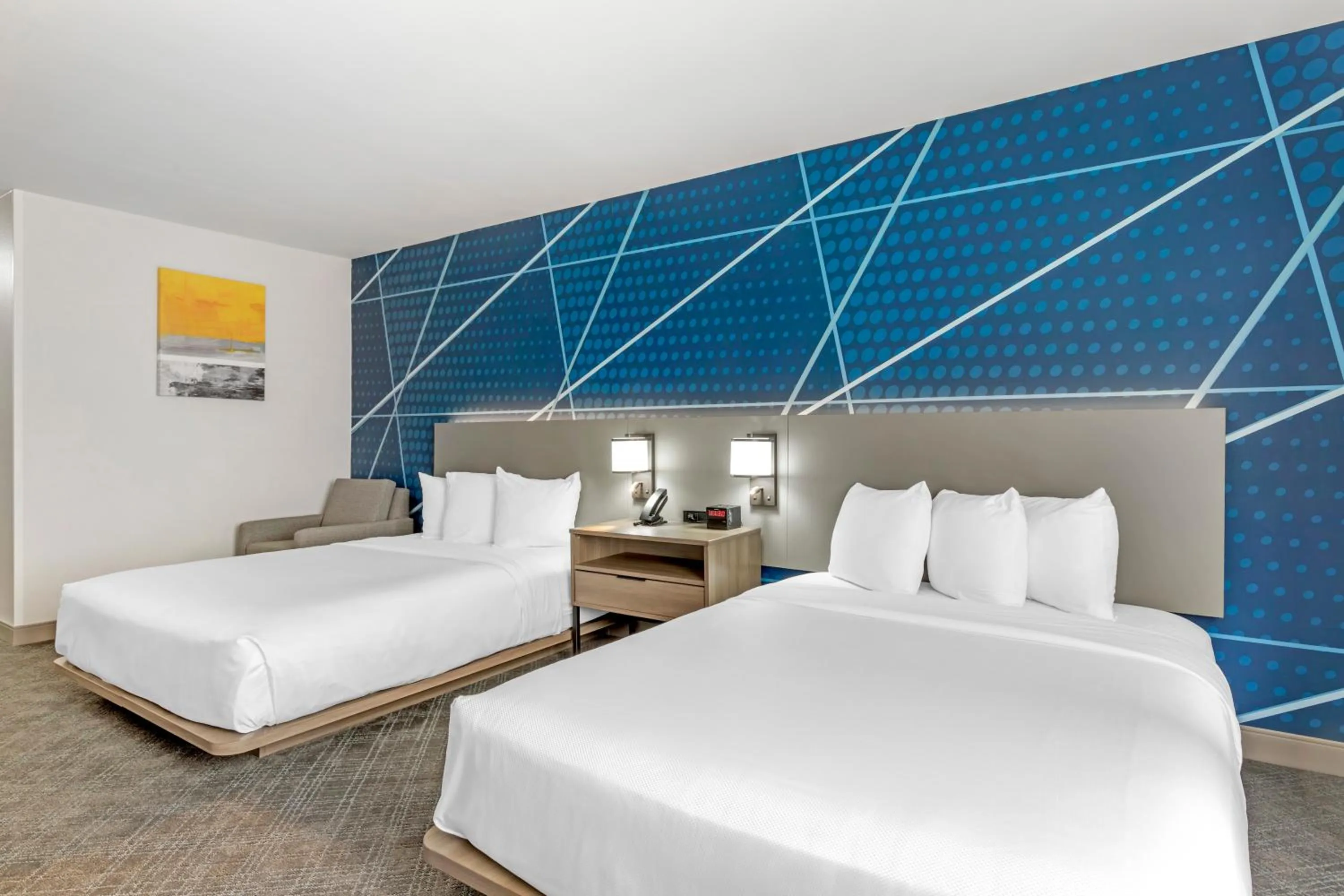 Photo of the whole room, Bed in Comfort Inn & Suites Irving Las Colinas DFW