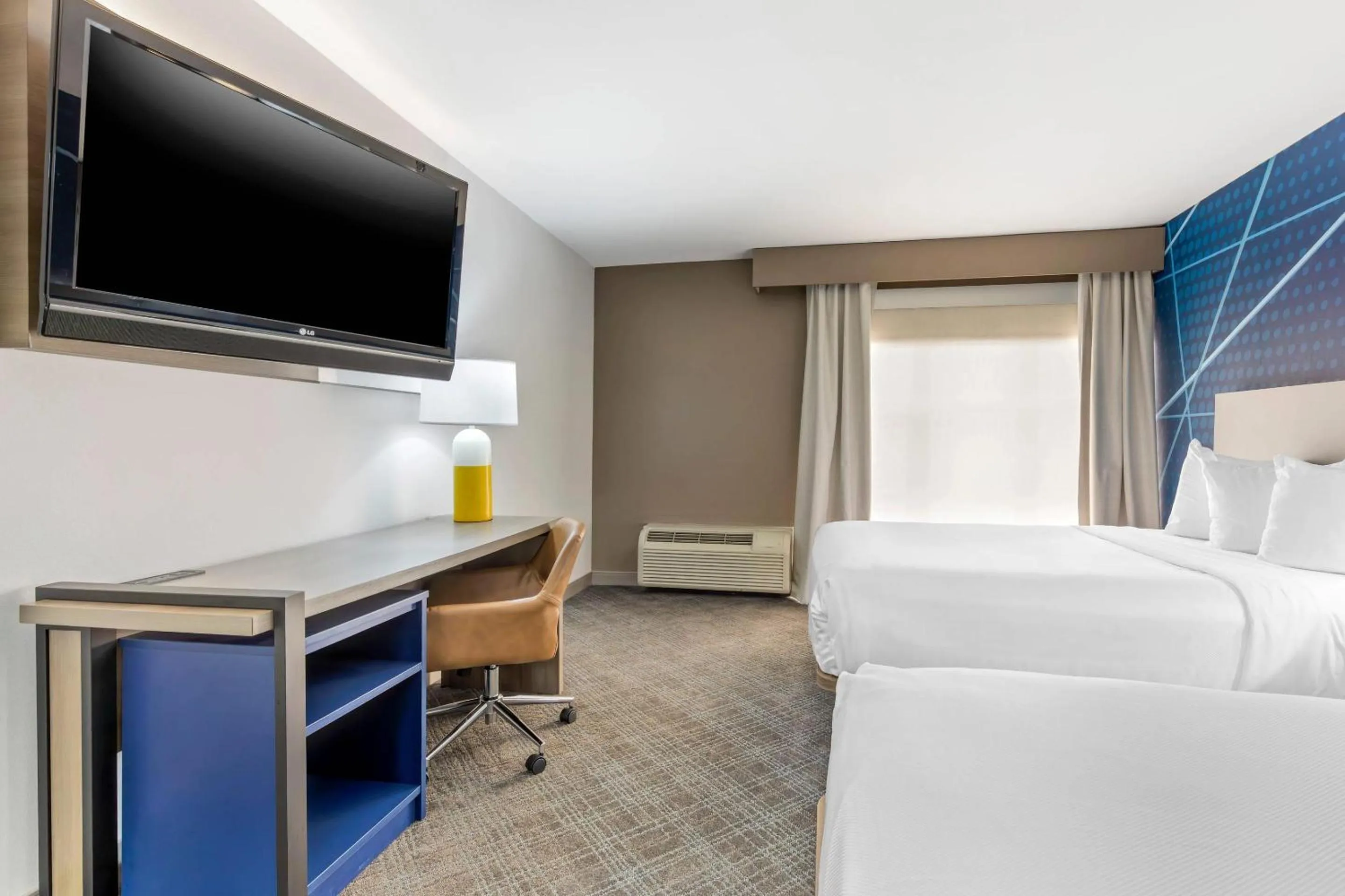 Bedroom, Bed in Comfort Inn & Suites Irving Las Colinas DFW