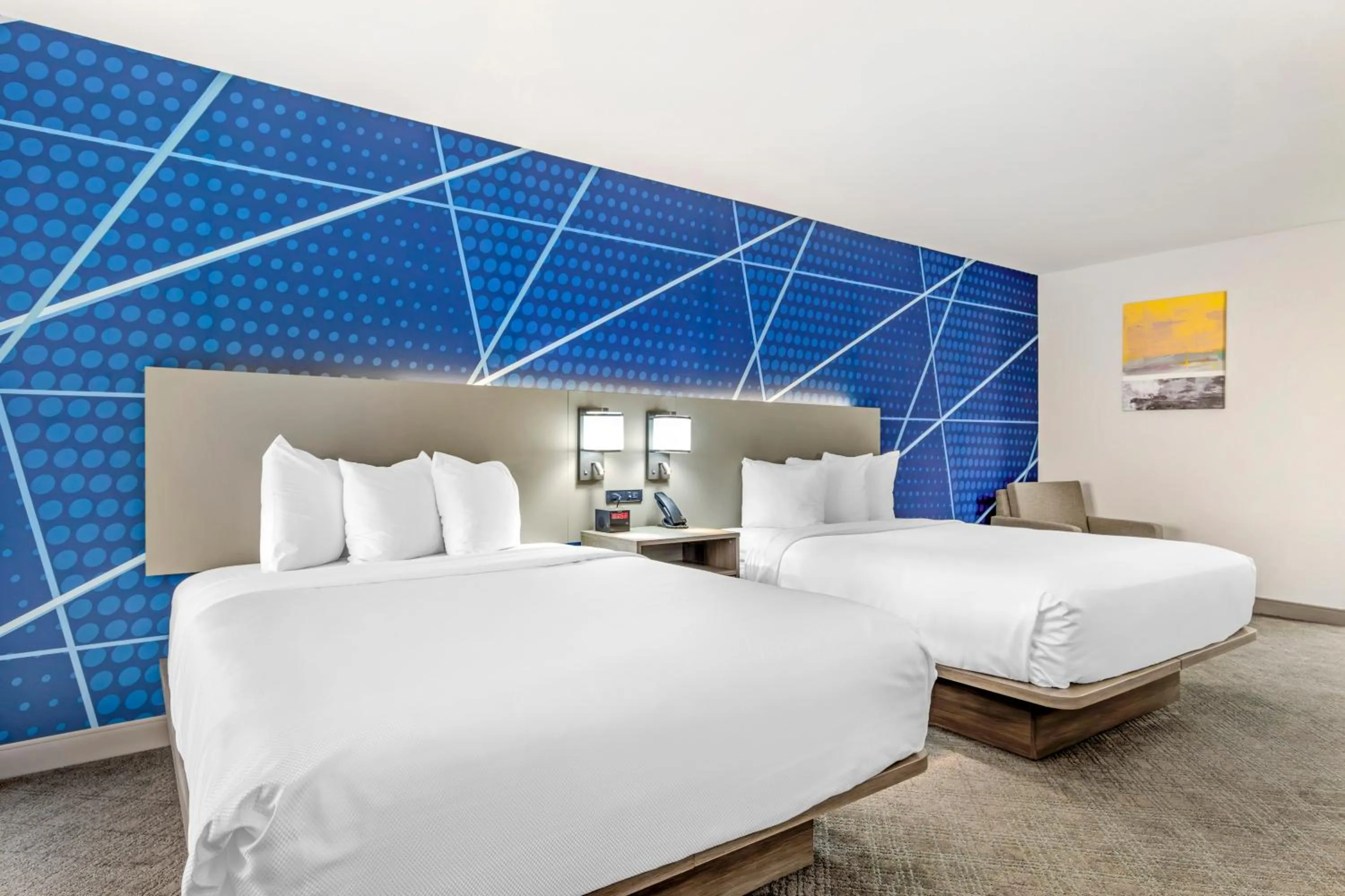 Photo of the whole room, Bed in Comfort Inn & Suites Irving Las Colinas DFW