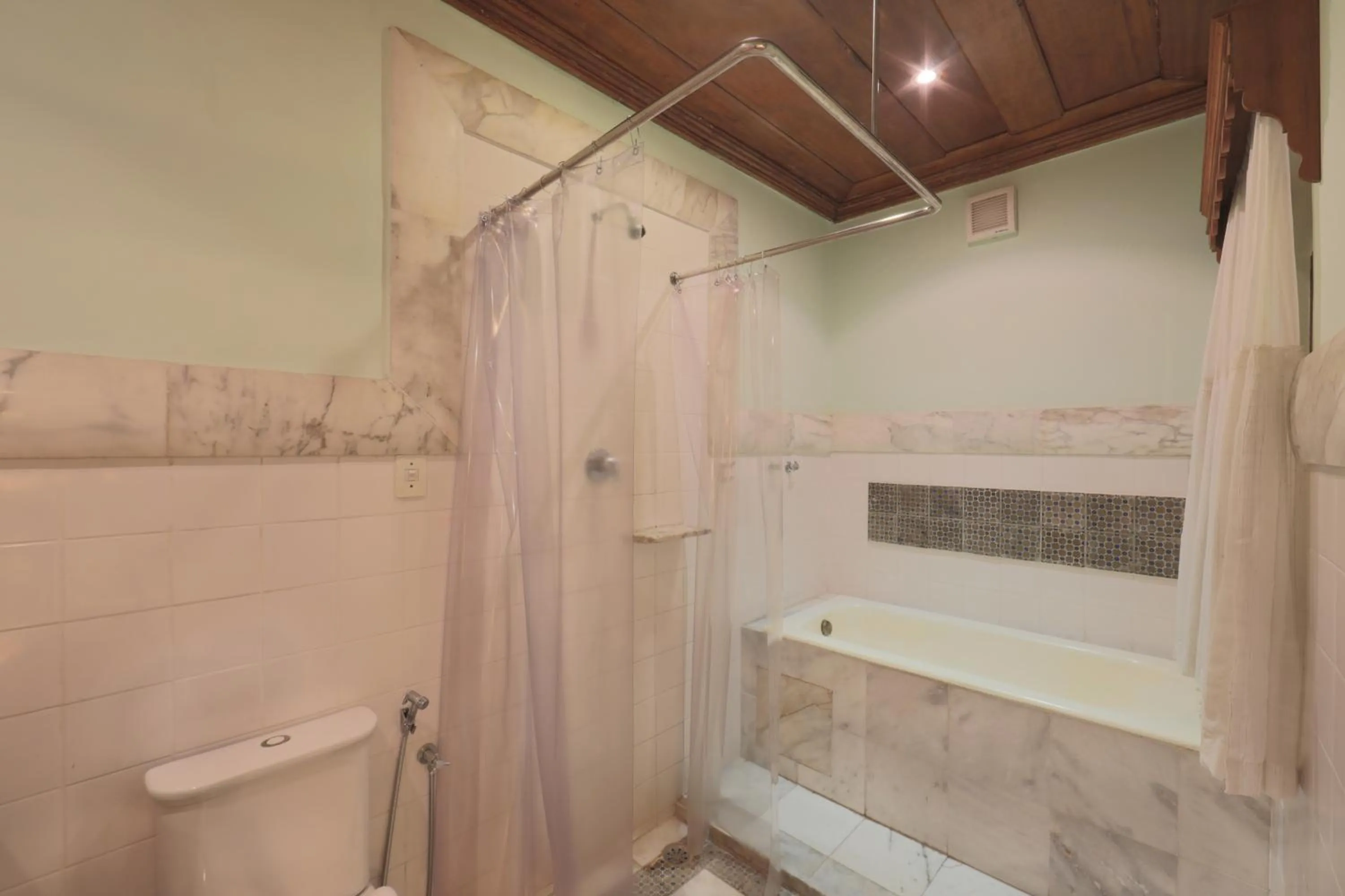 Shower in Pousada do Amparo