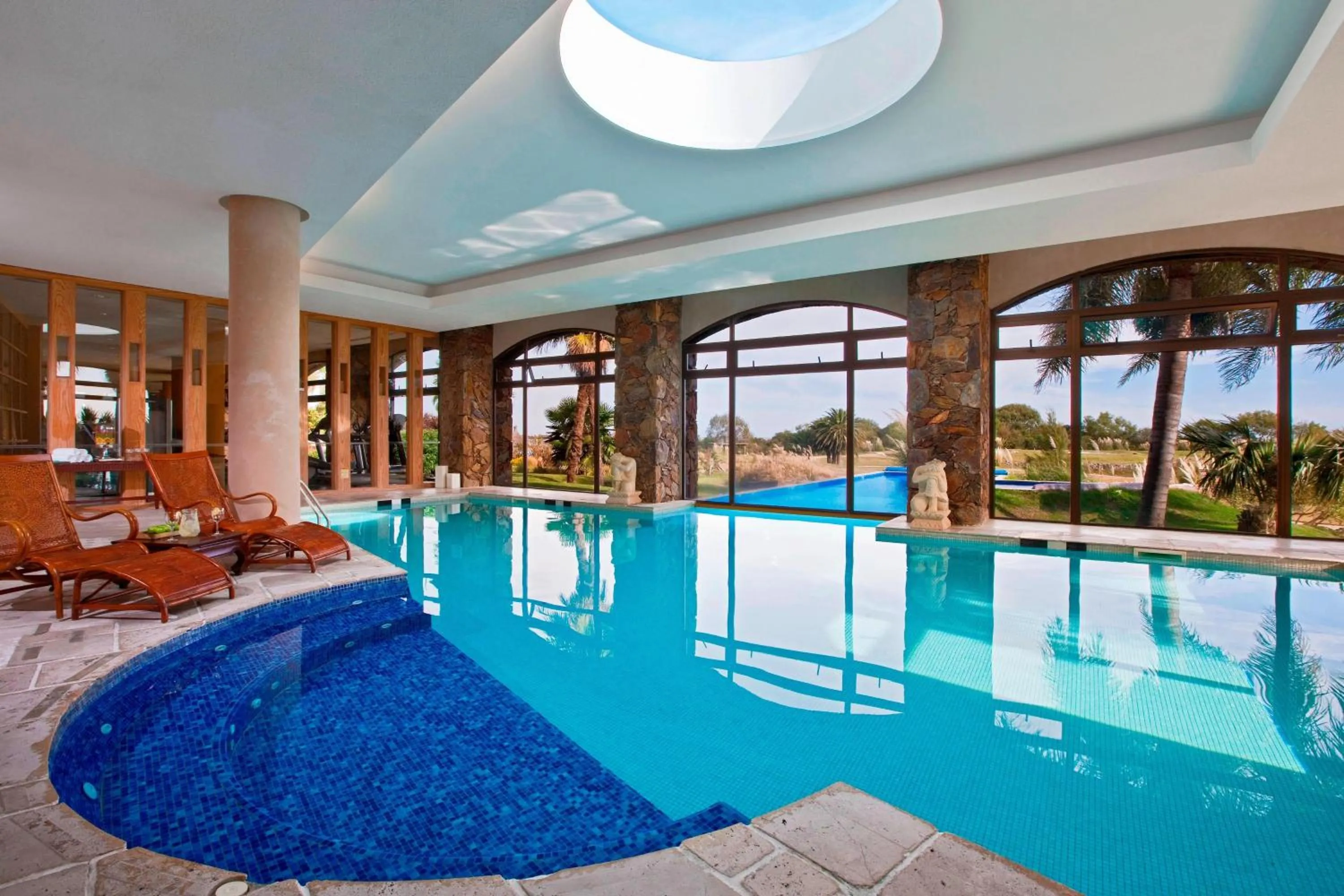 Swimming pool in Sheraton Colonia Golf & Spa Resort