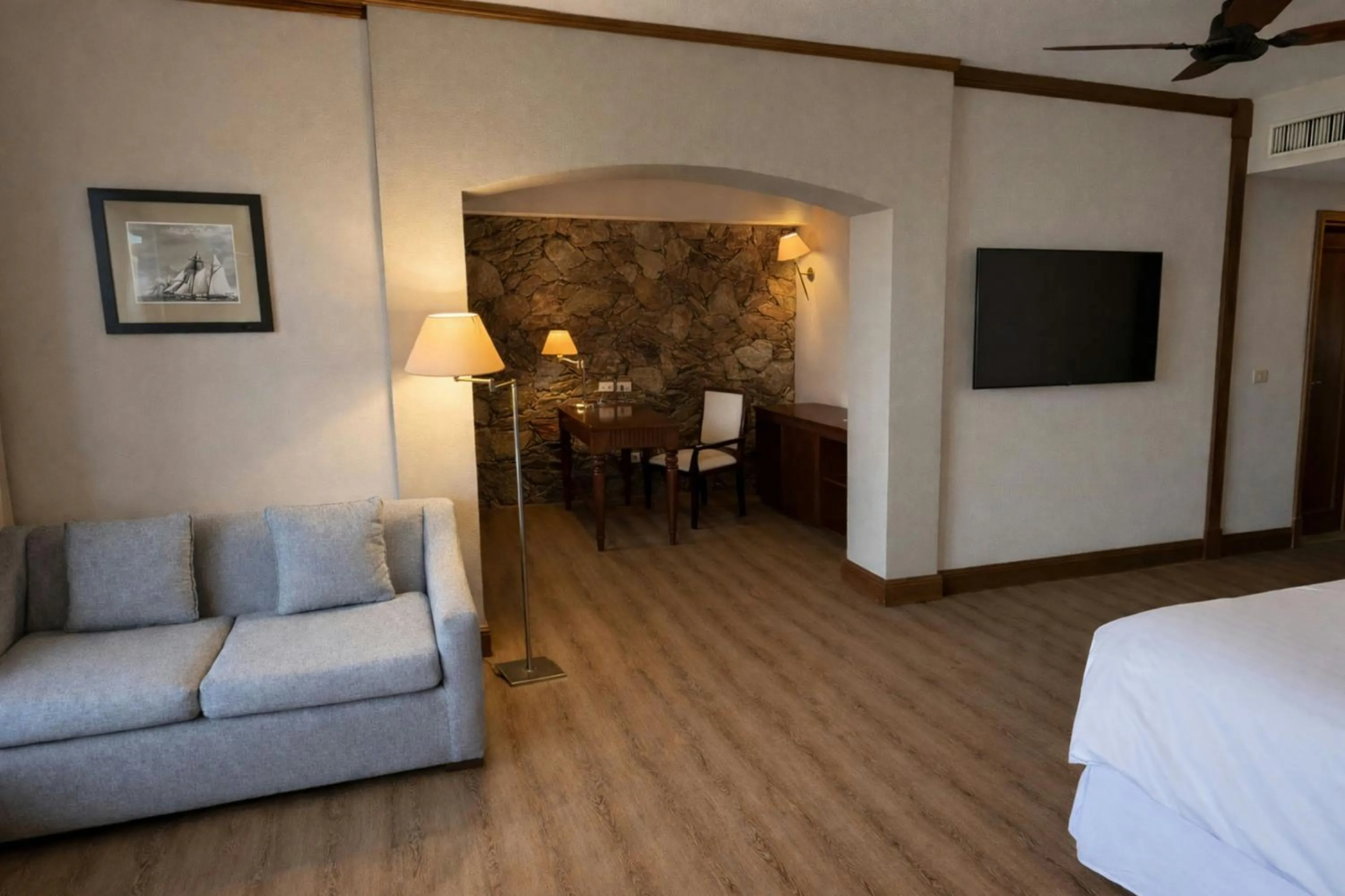 Photo of the whole room, Bed in Sheraton Colonia Golf & Spa Resort