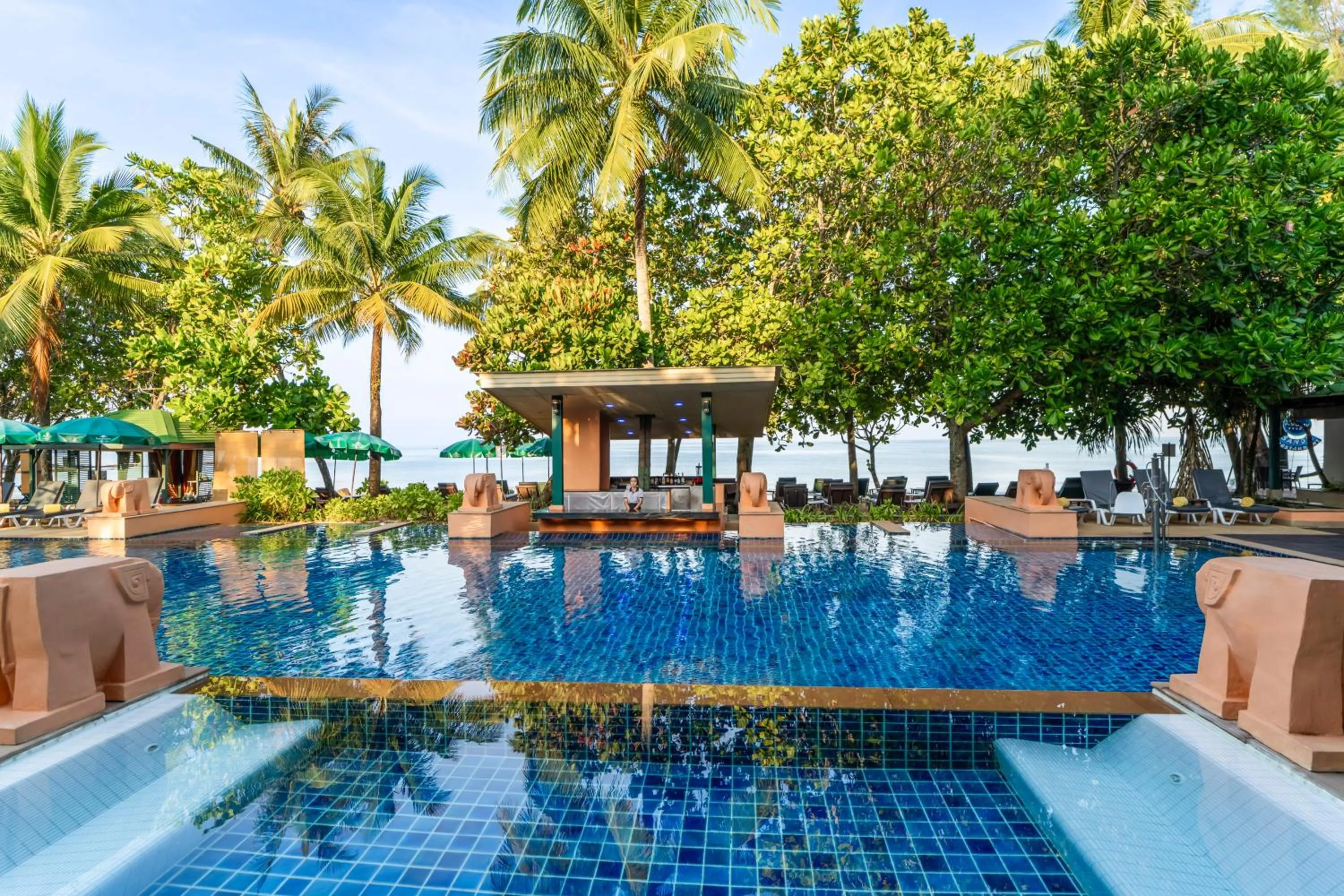 Swimming pool in Baan Khaolak Beach Resort