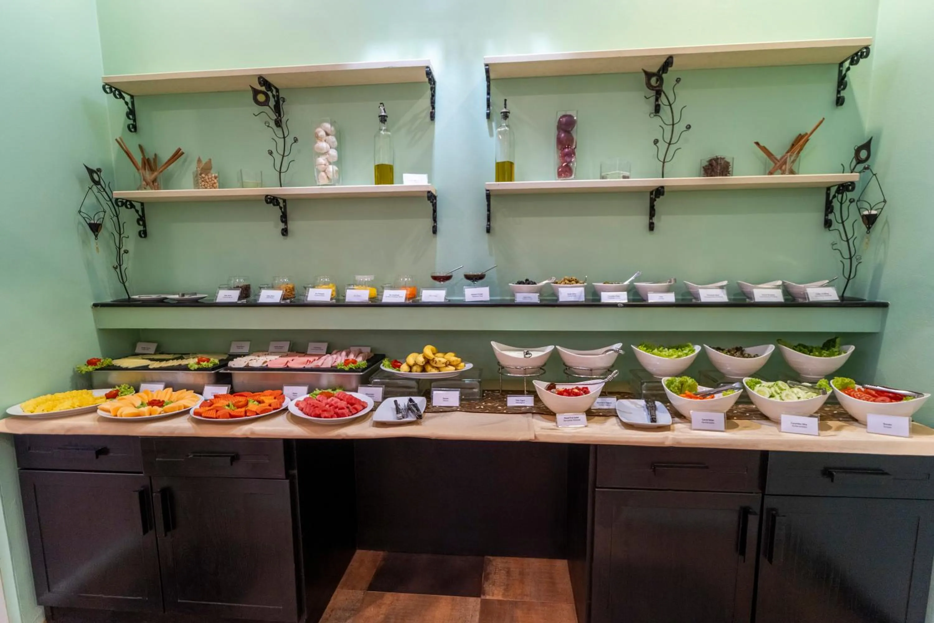 Restaurant/places to eat in Baan Khaolak Beach Resort