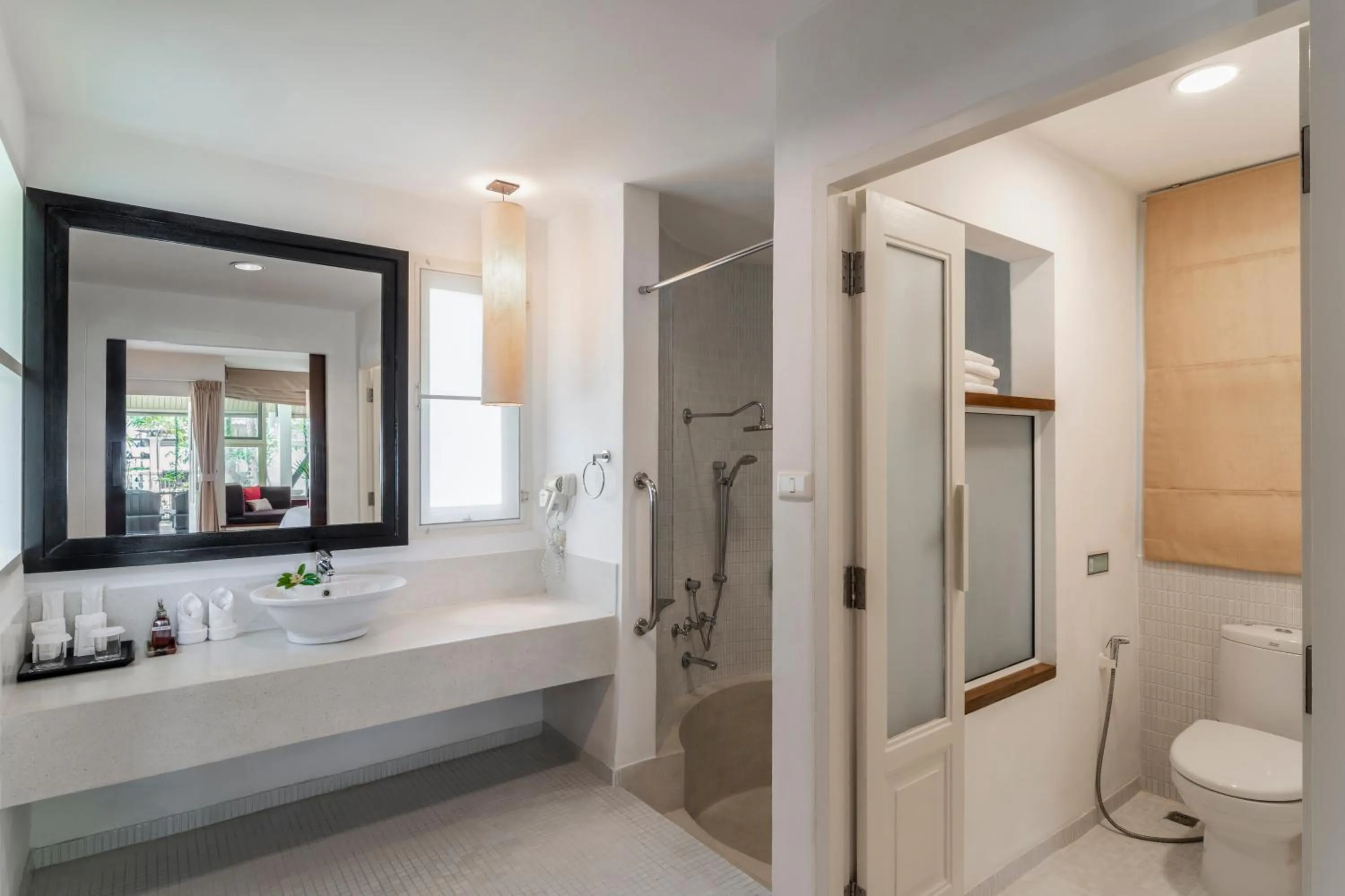 Shower in Baan Khaolak Beach Resort