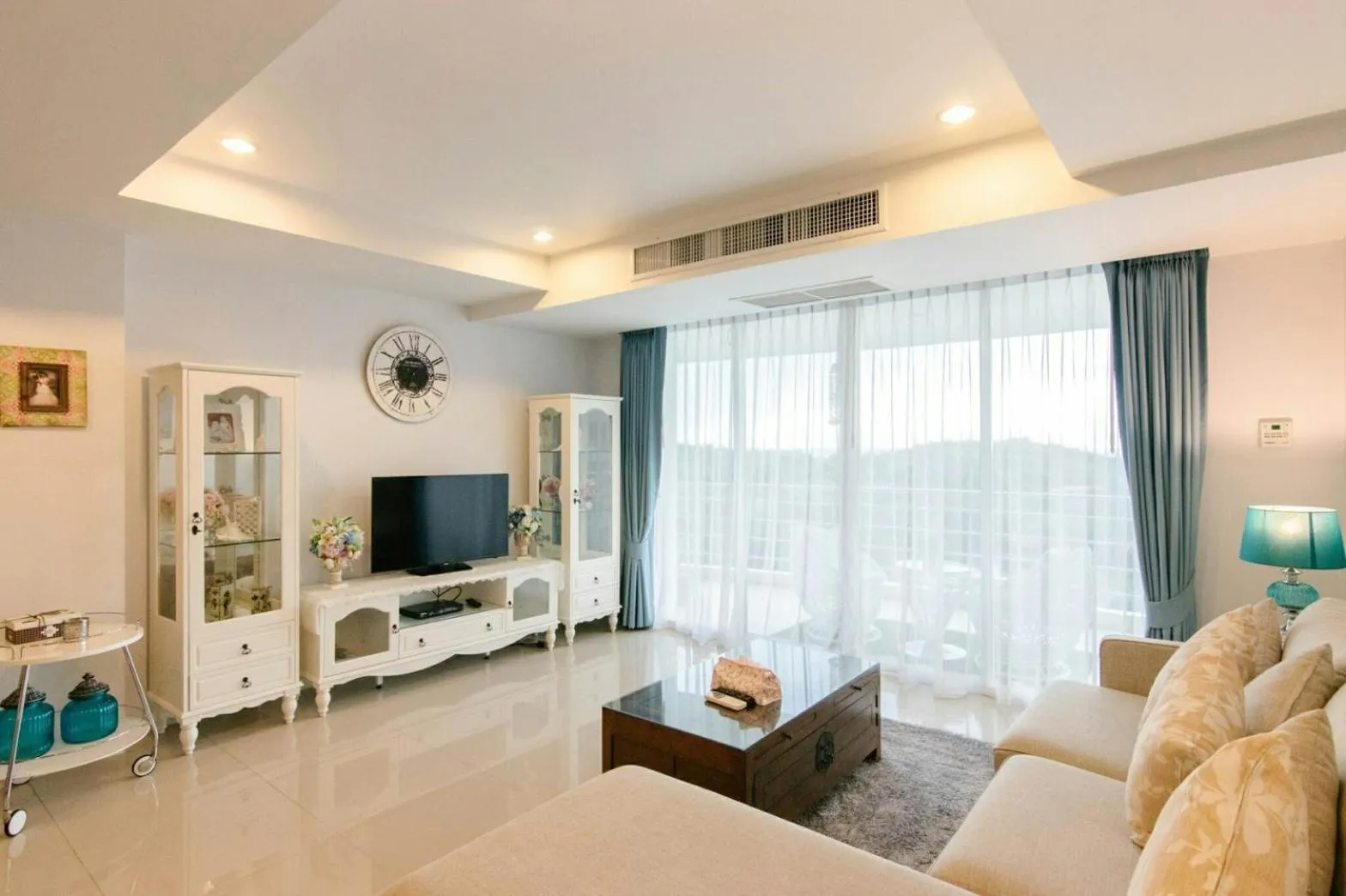 Communal lounge/ TV room in SeaRidge Hua Hin Resort & Poolvilla