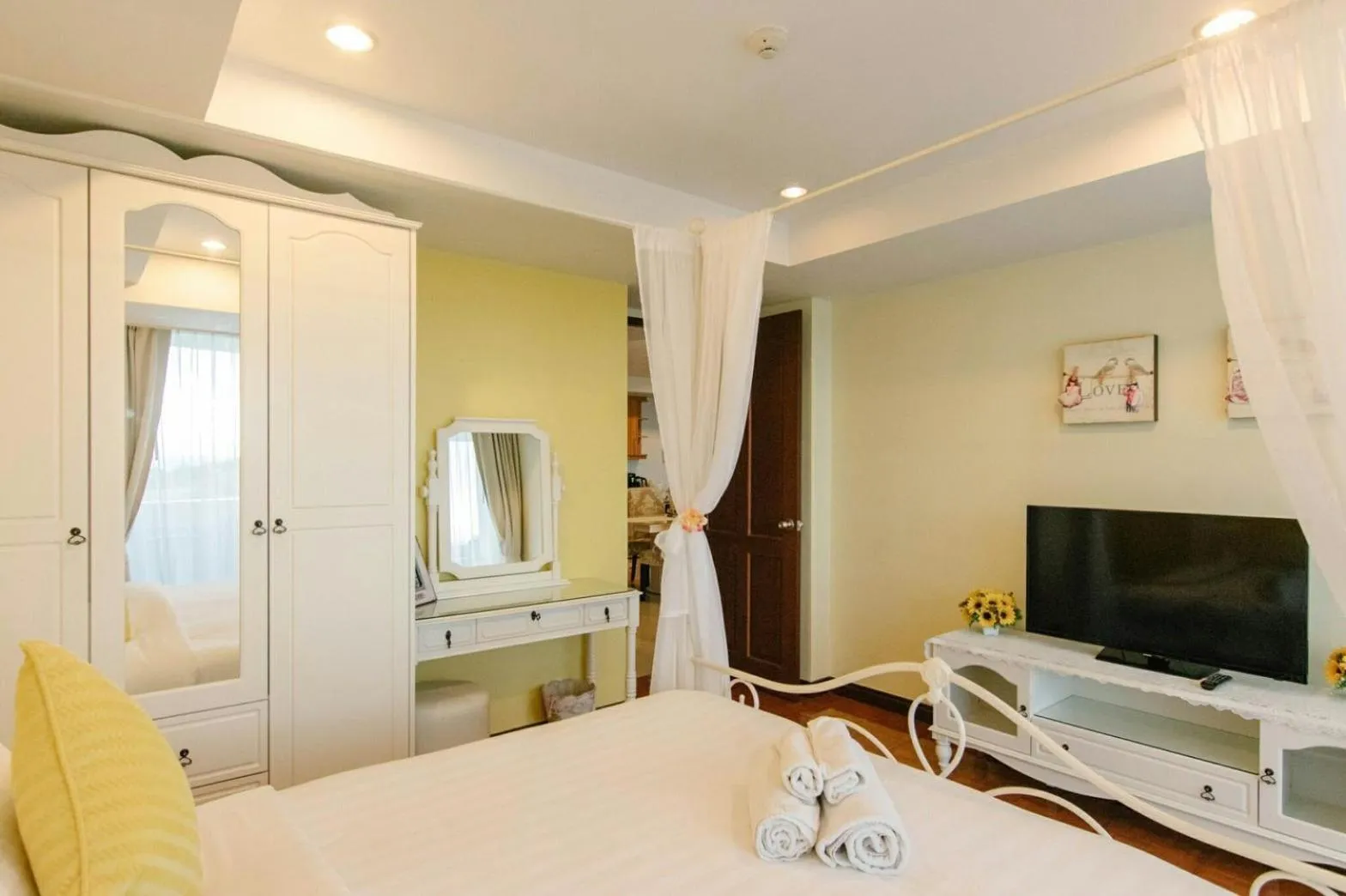 Bed in SeaRidge Hua Hin Resort & Poolvilla