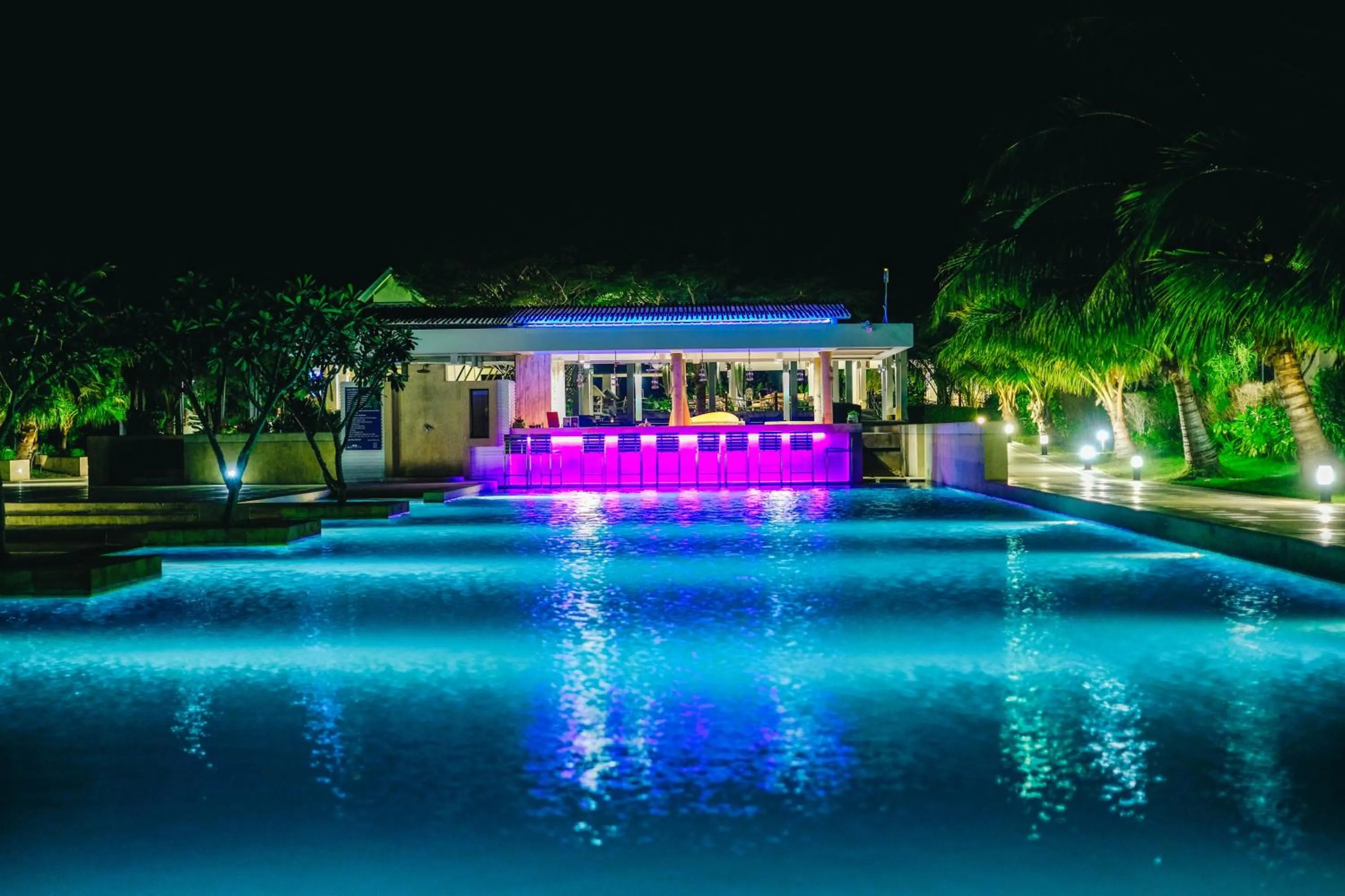 Lounge or bar in Sirarun Resort