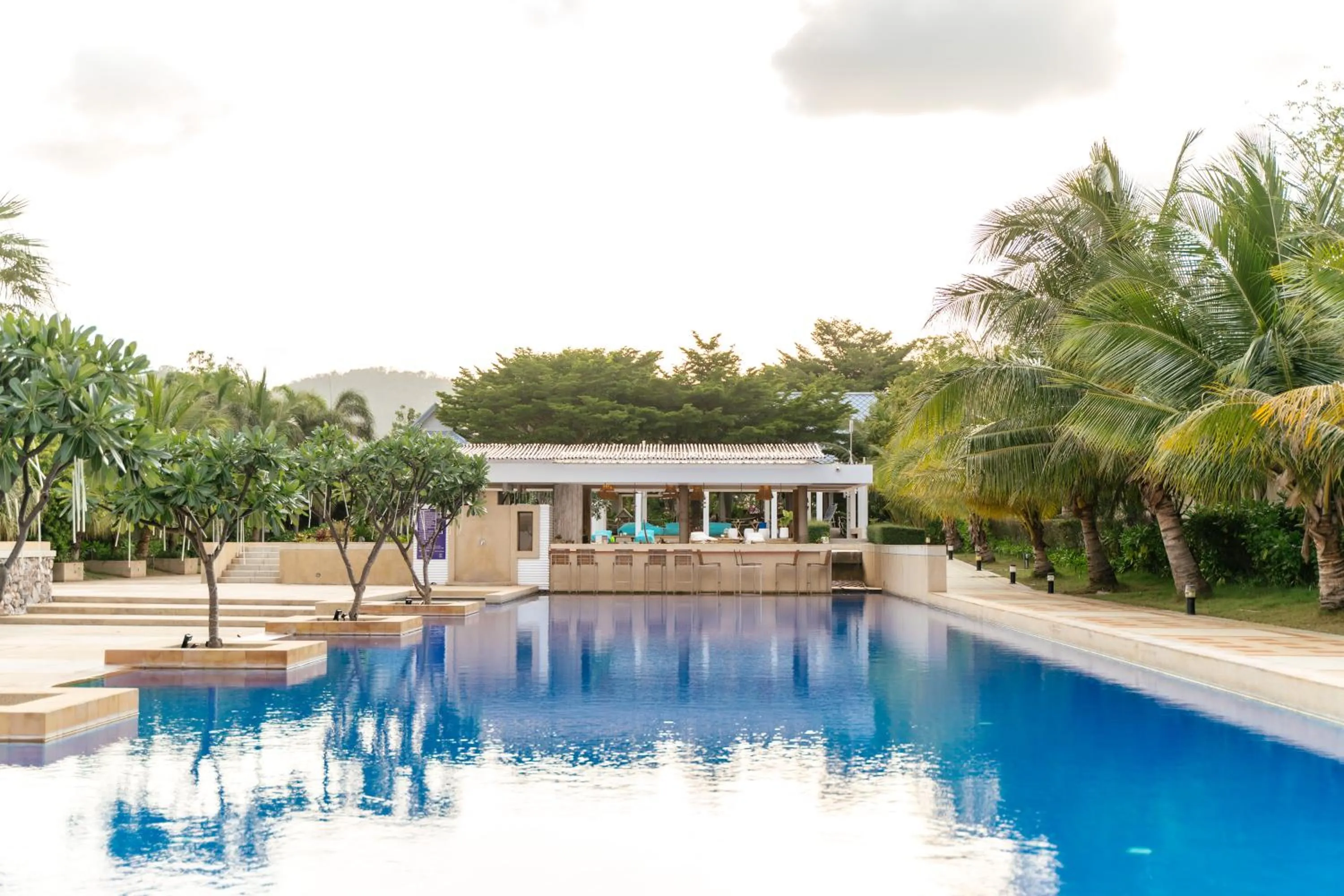 Swimming pool in Sirarun Resort
