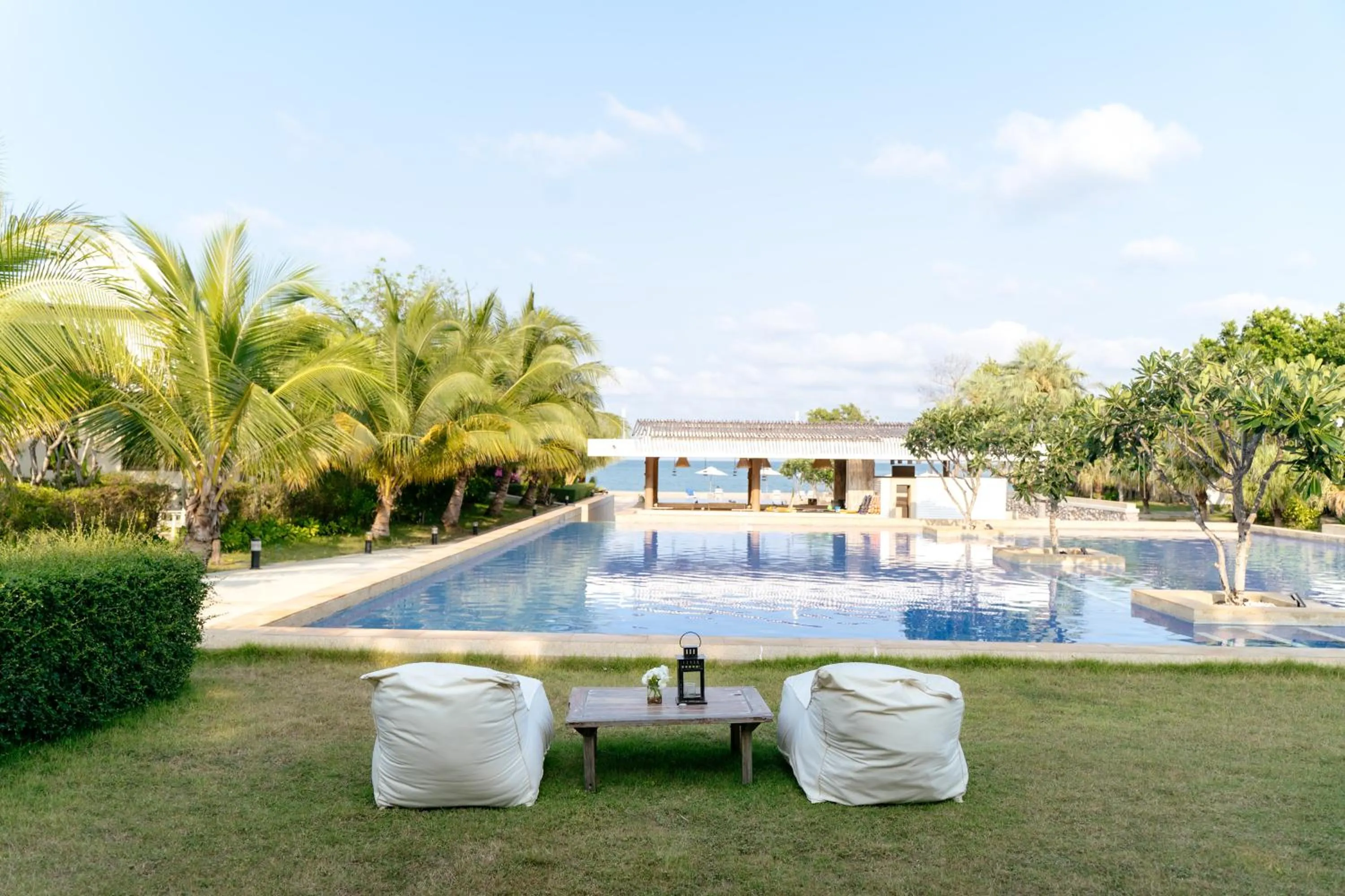 Swimming pool in Sirarun Resort