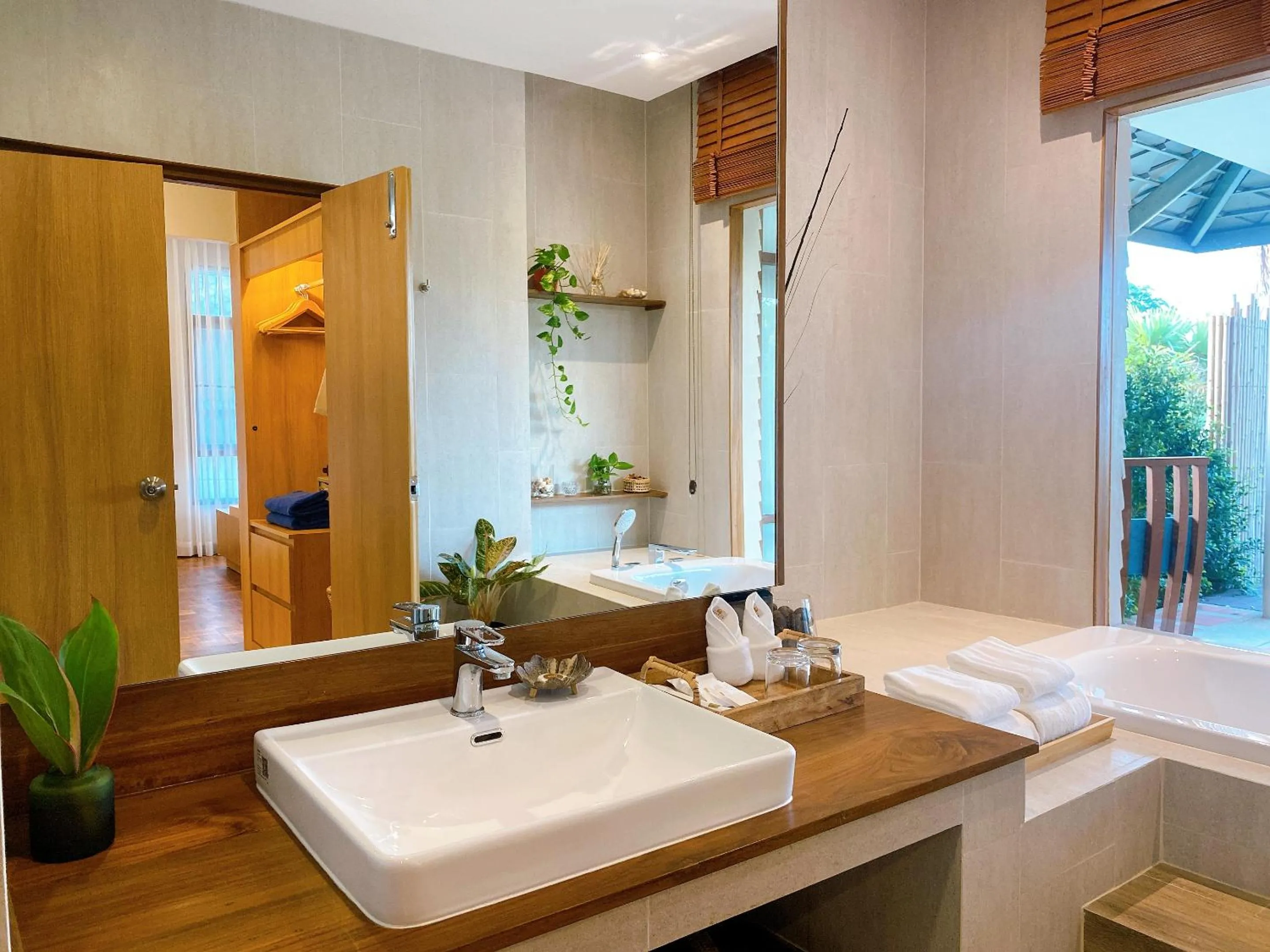 Bathroom in Sirarun Resort