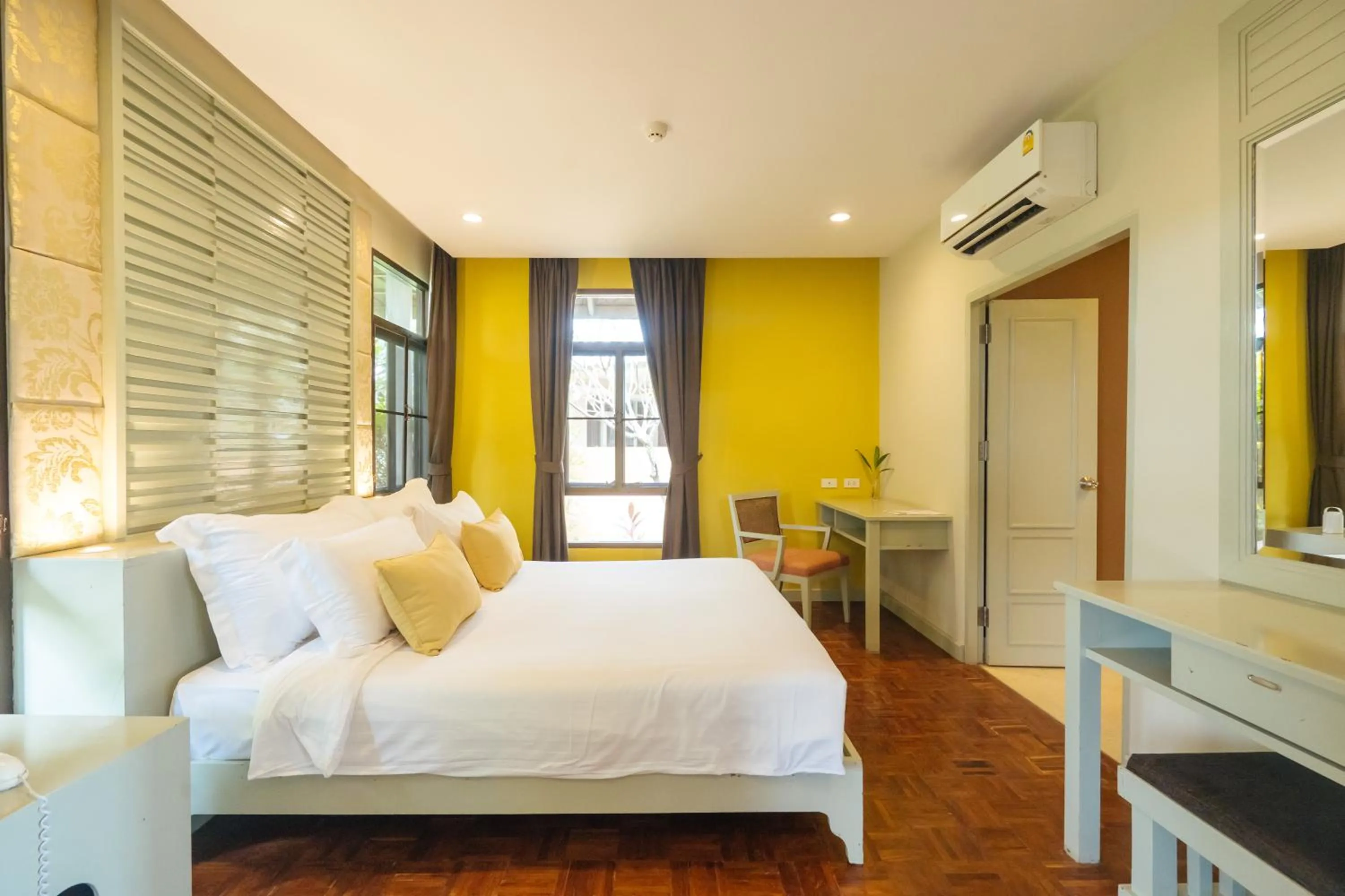 Bed in Sirarun Resort