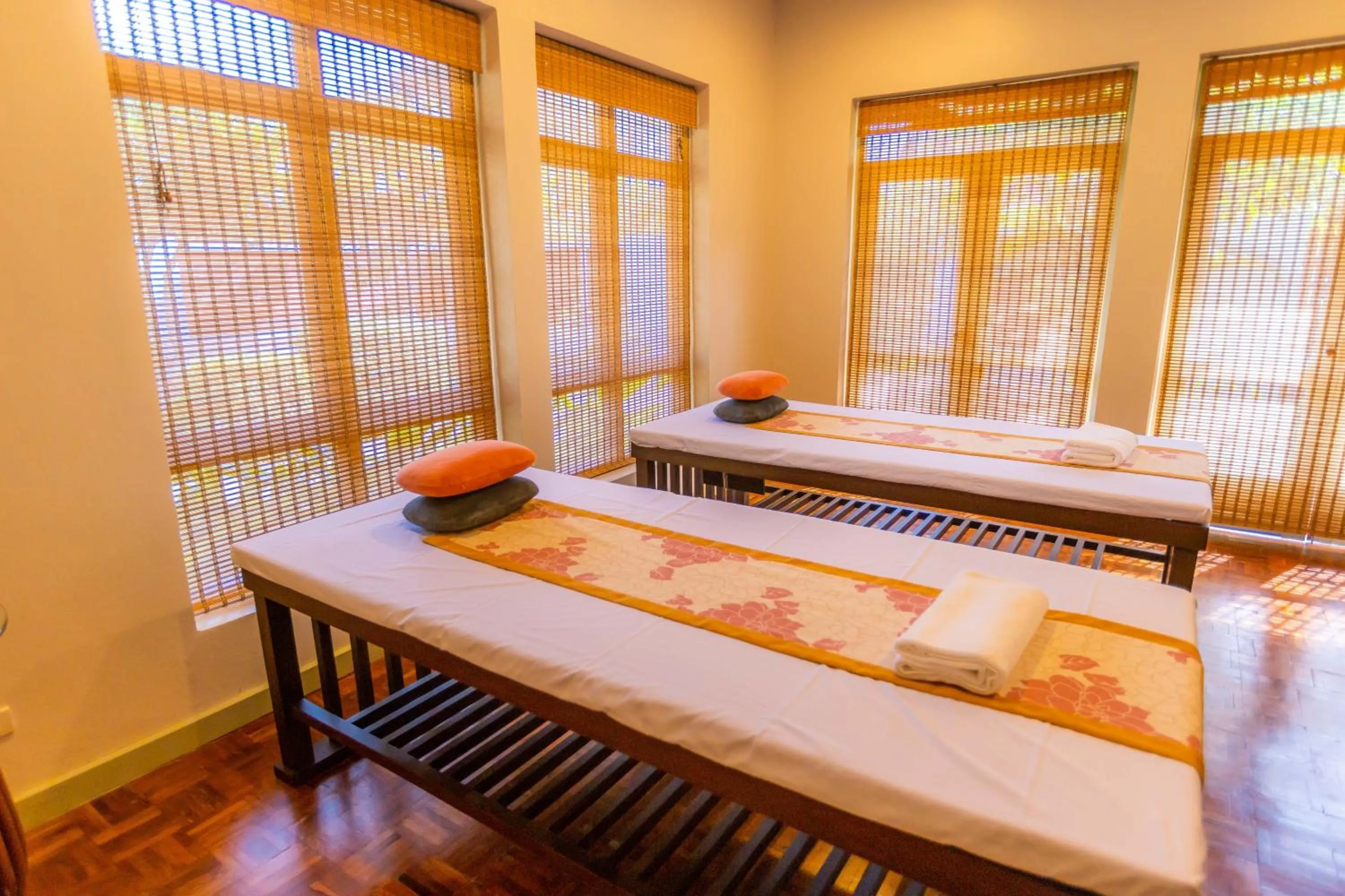 Property building, Bed in Sirarun Resort