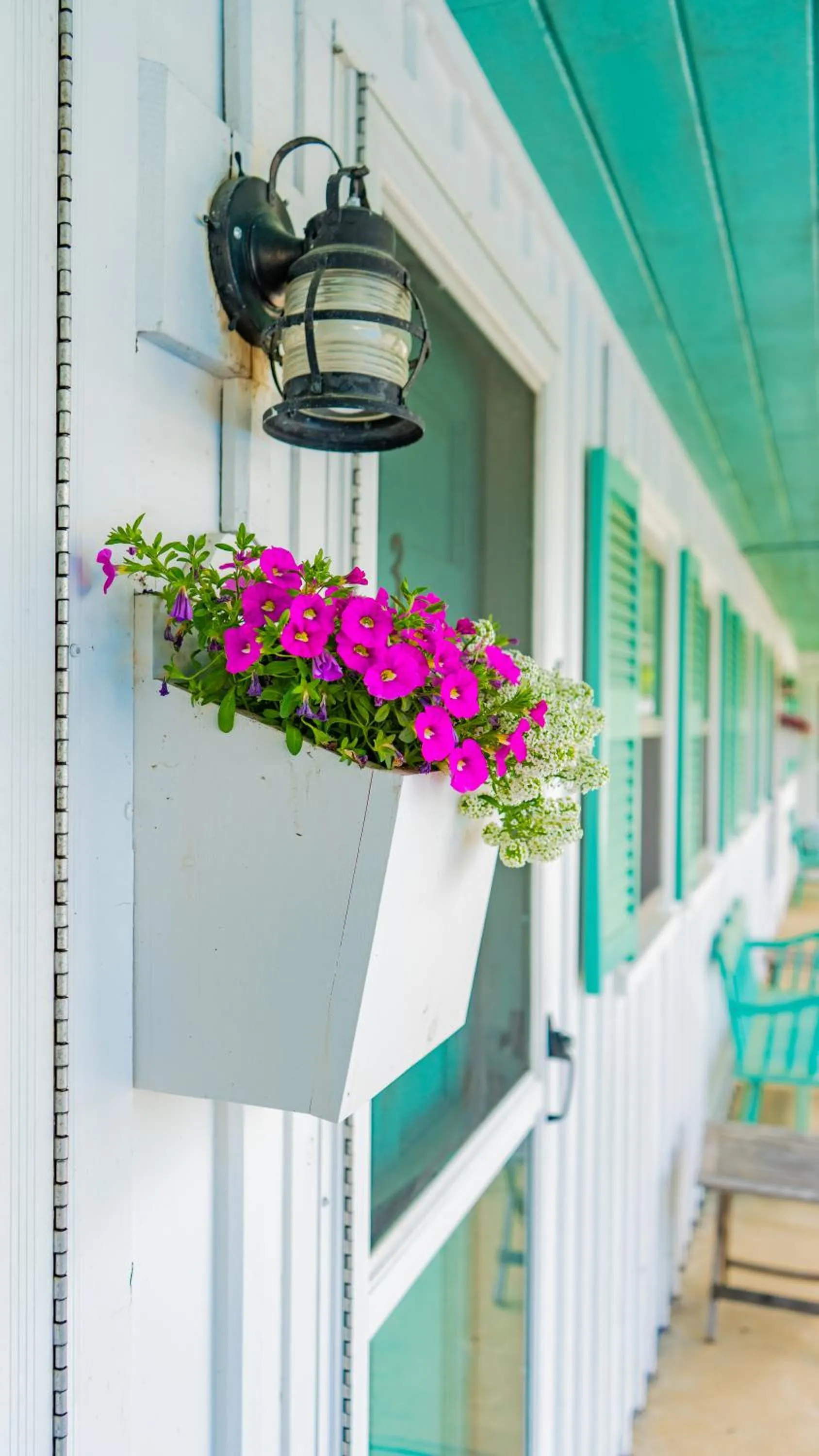 Property building in Mid-Town Motel
