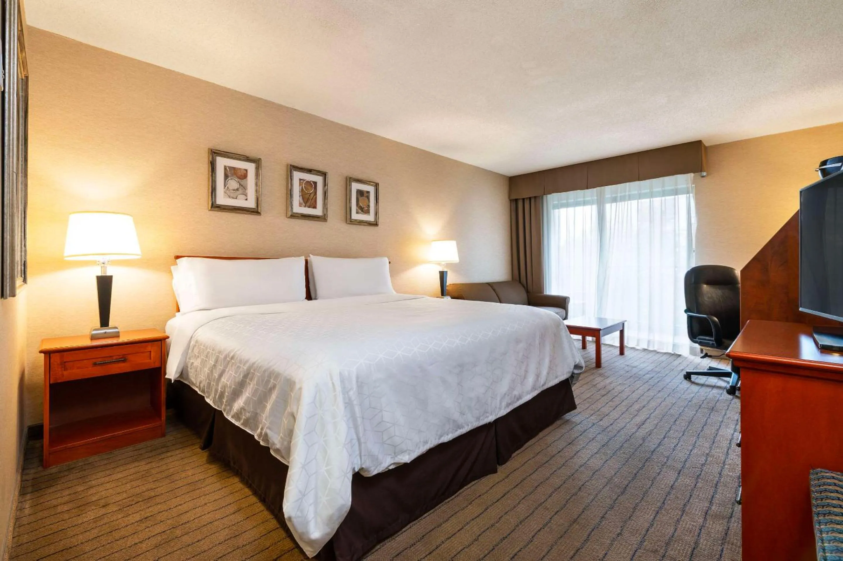 Bedroom in Allure Hotel & Conference Centre, Ascend Hotel Collection