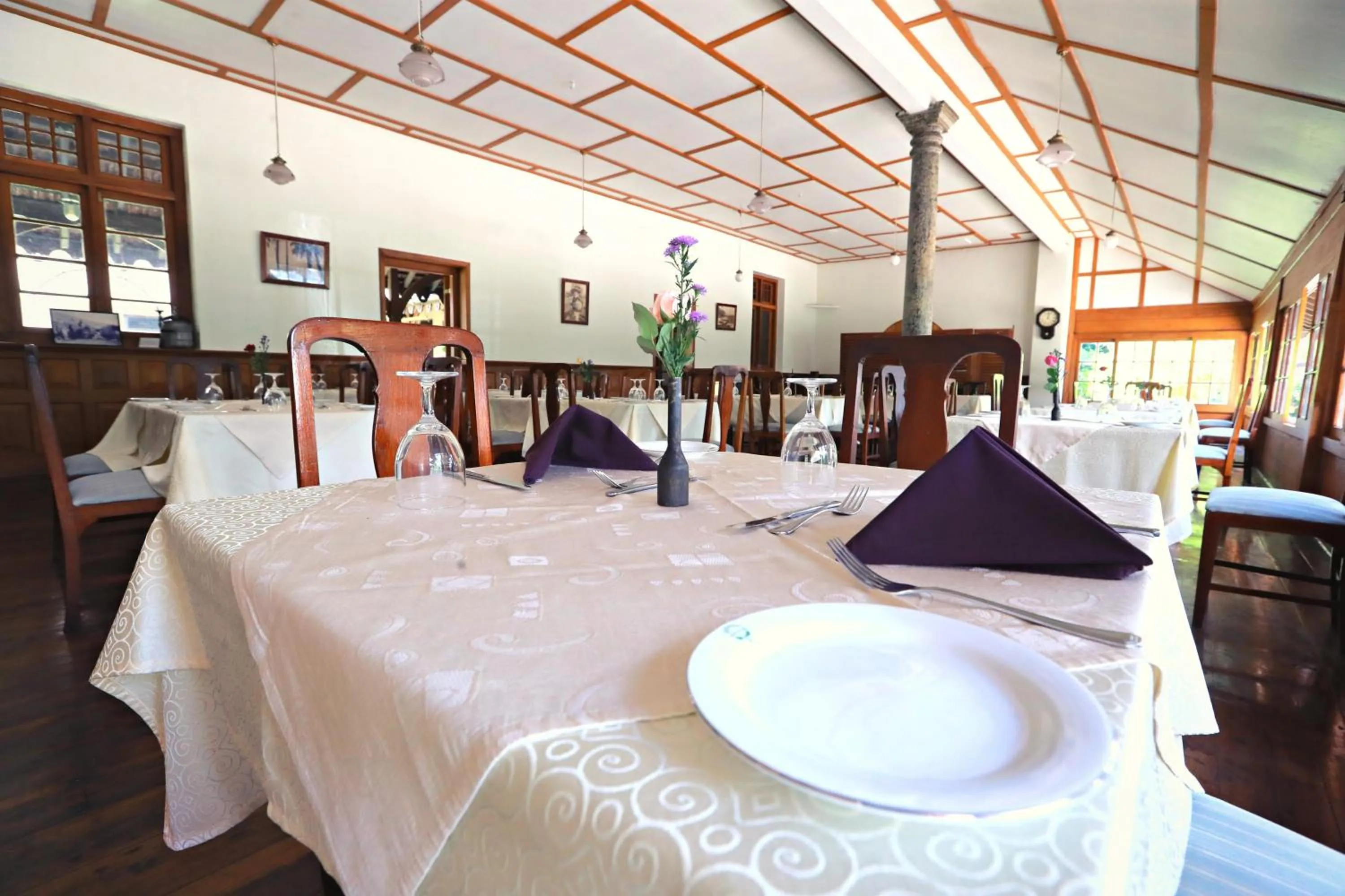 Restaurant/places to eat in Bandarawela Hotel