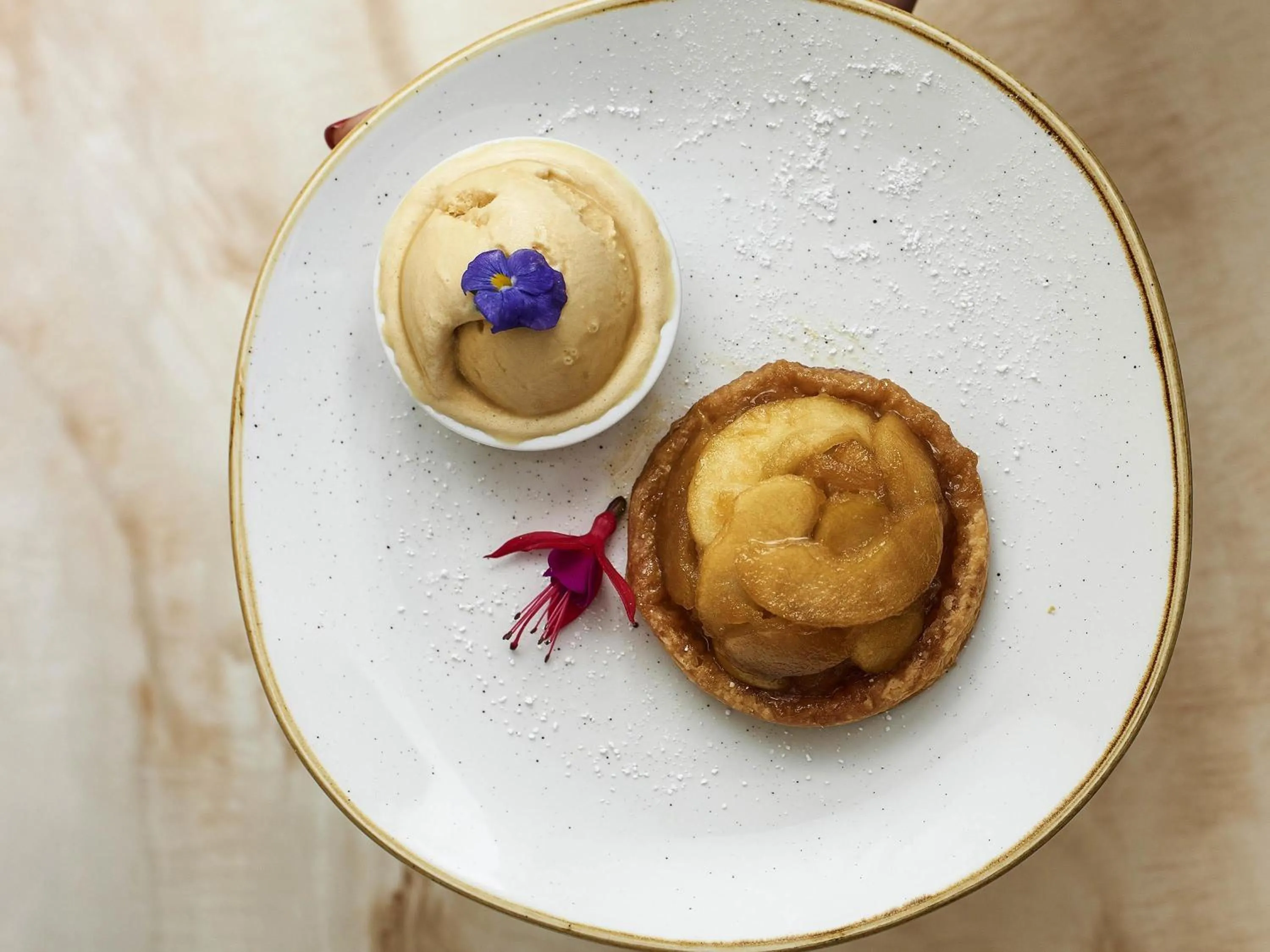 Restaurant/places to eat in The Sebel Quay West Suites Sydney