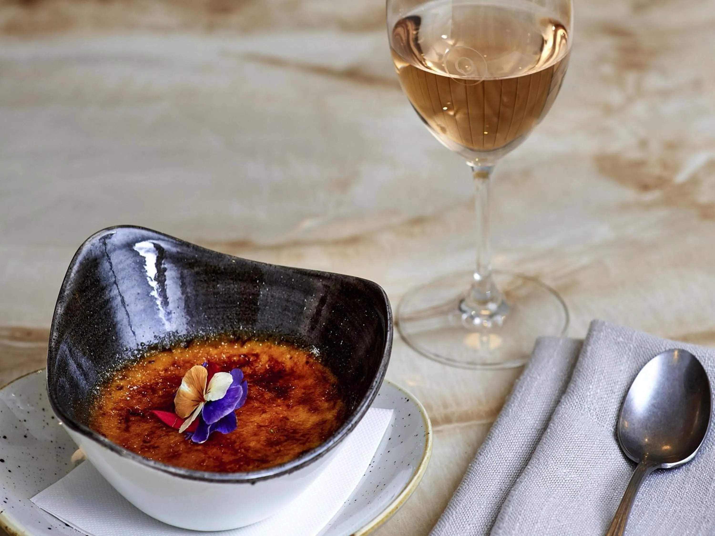 Restaurant/places to eat in The Sebel Quay West Suites Sydney