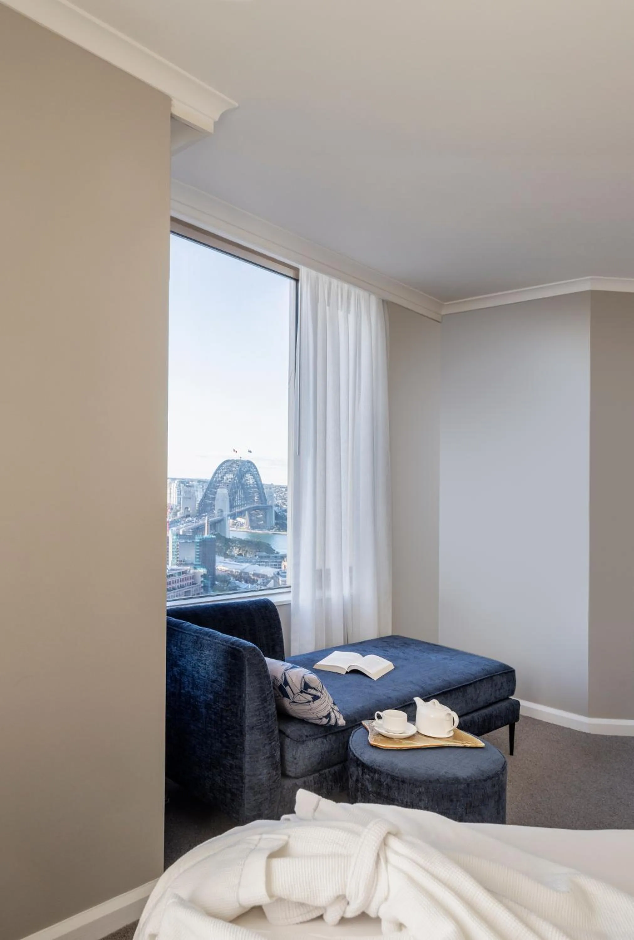 Seating area, Bed in The Sebel Quay West Suites Sydney