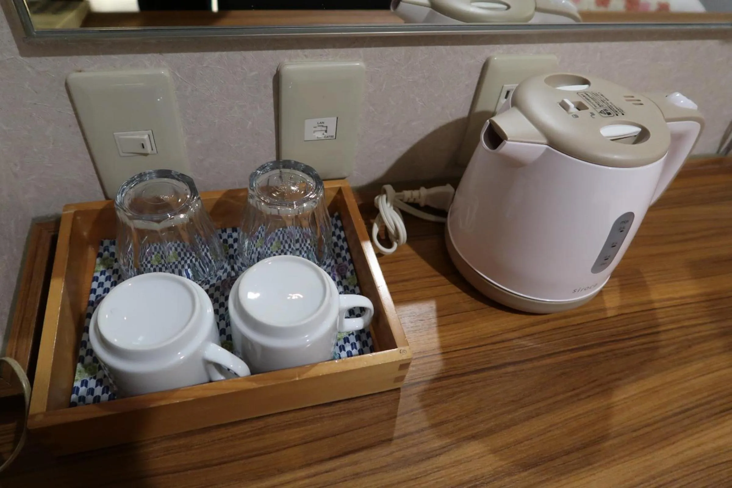 Coffee/tea facilities in Ueno Touganeya Hotel