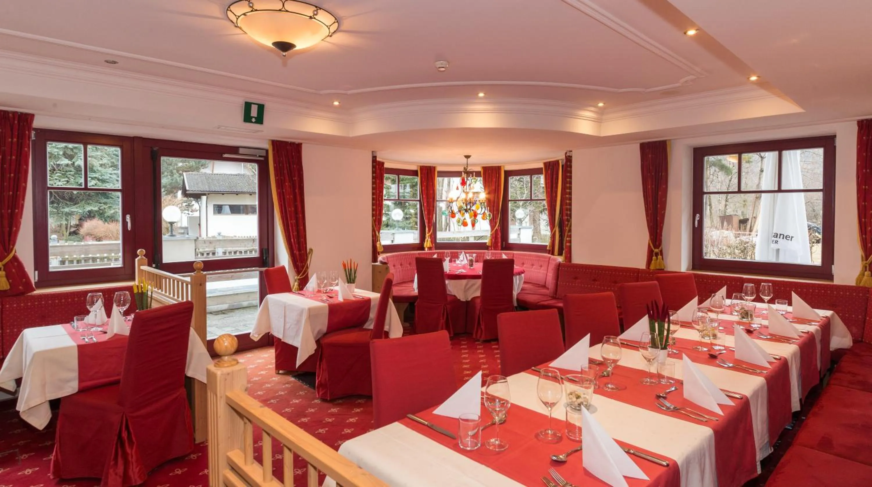 Restaurant/places to eat in Hotel Hellweger