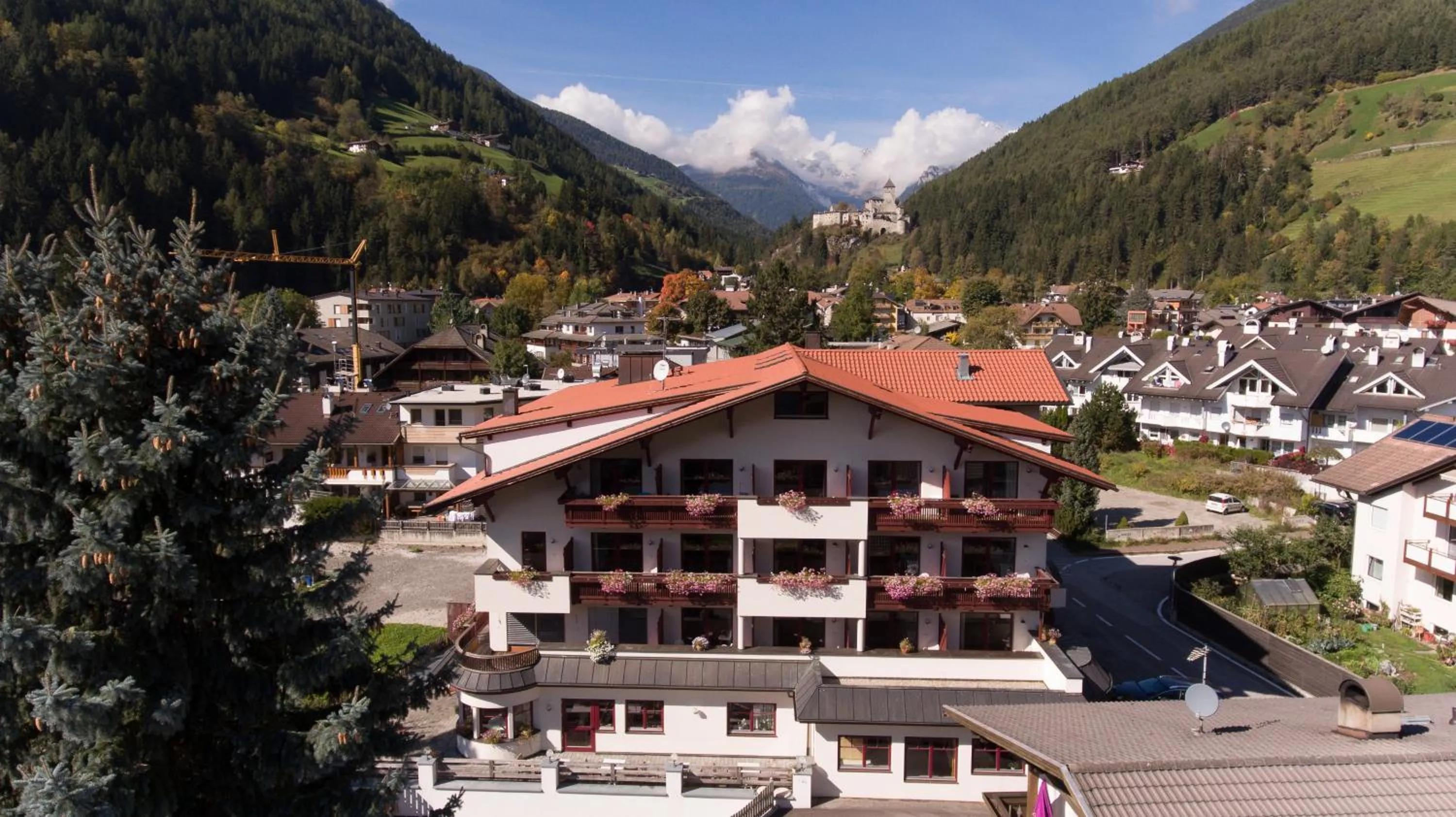 Property building in Hotel Hellweger