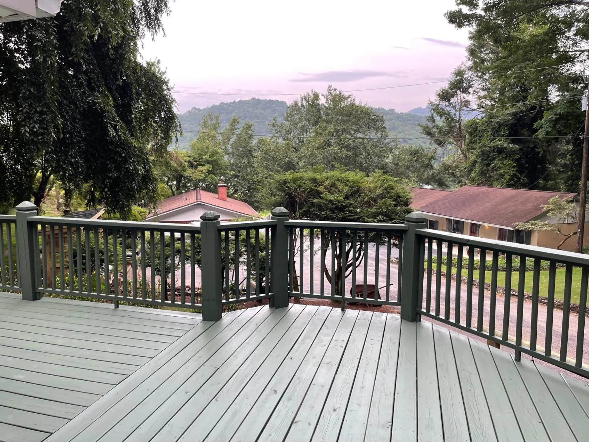 Day in Mountain Aire Cottages, Inn, & Glamping