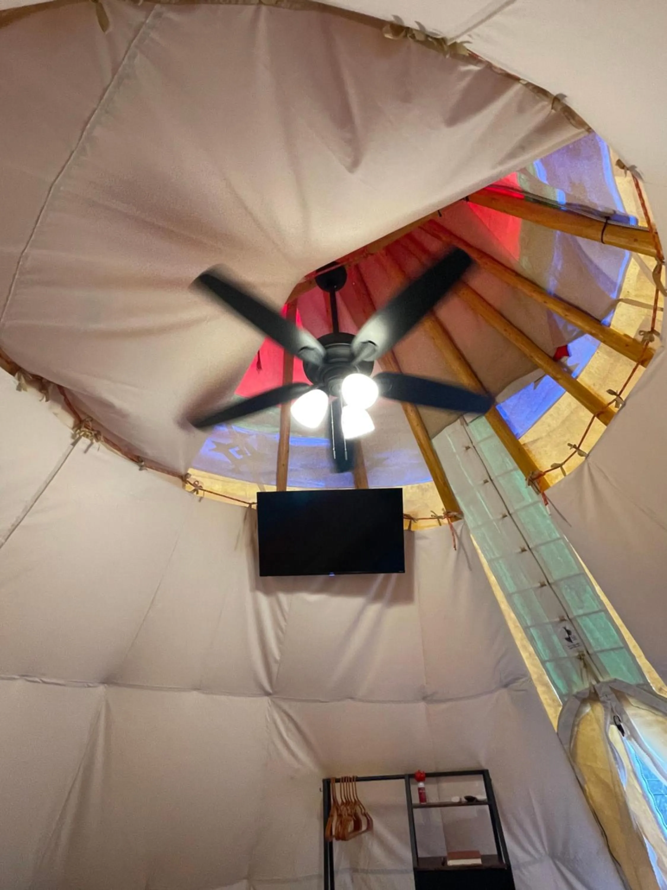 TV and multimedia in Mountain Aire Cottages, Inn, & Glamping