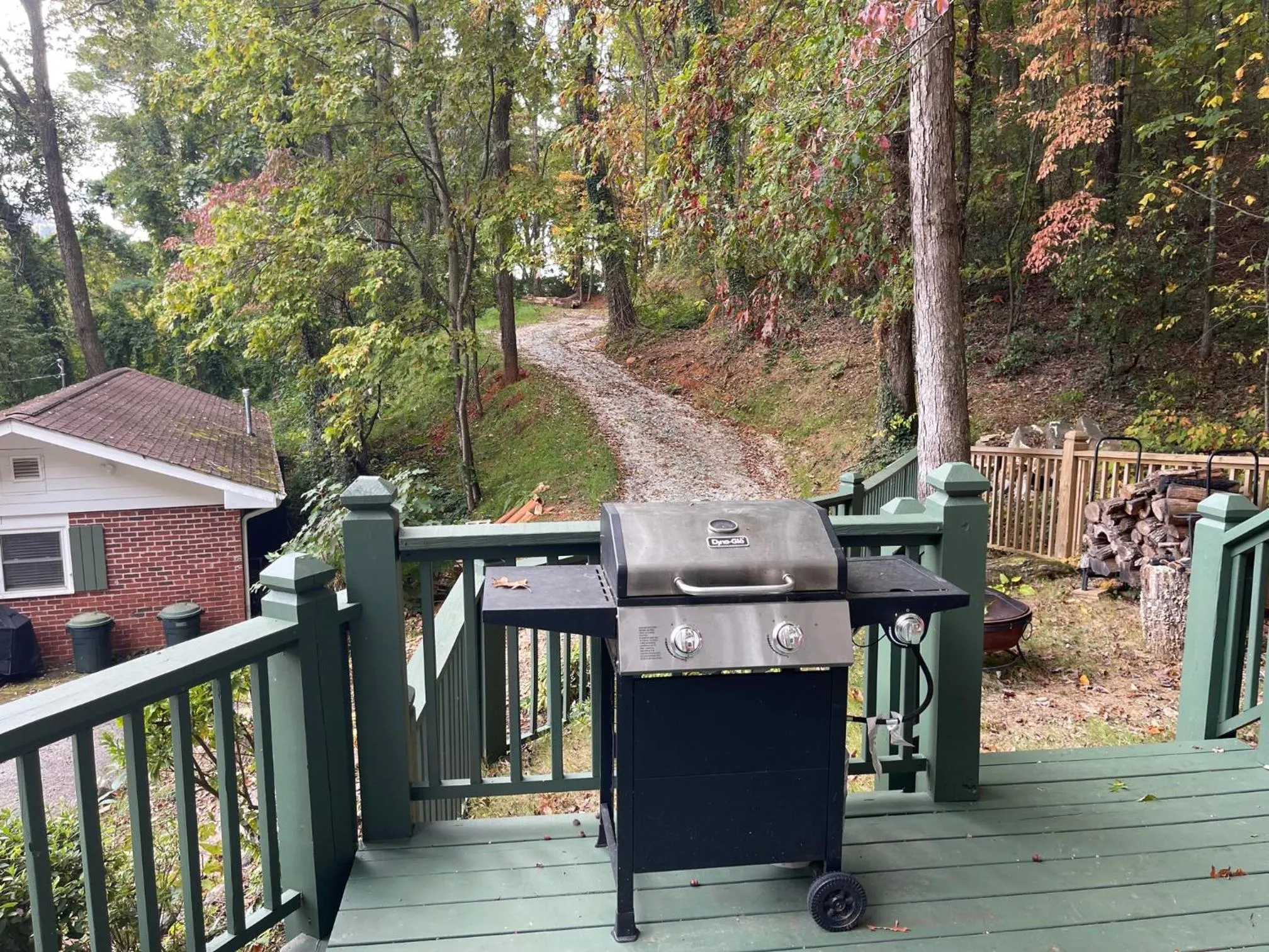 Patio in Mountain Aire Cottages, Inn, & Glamping