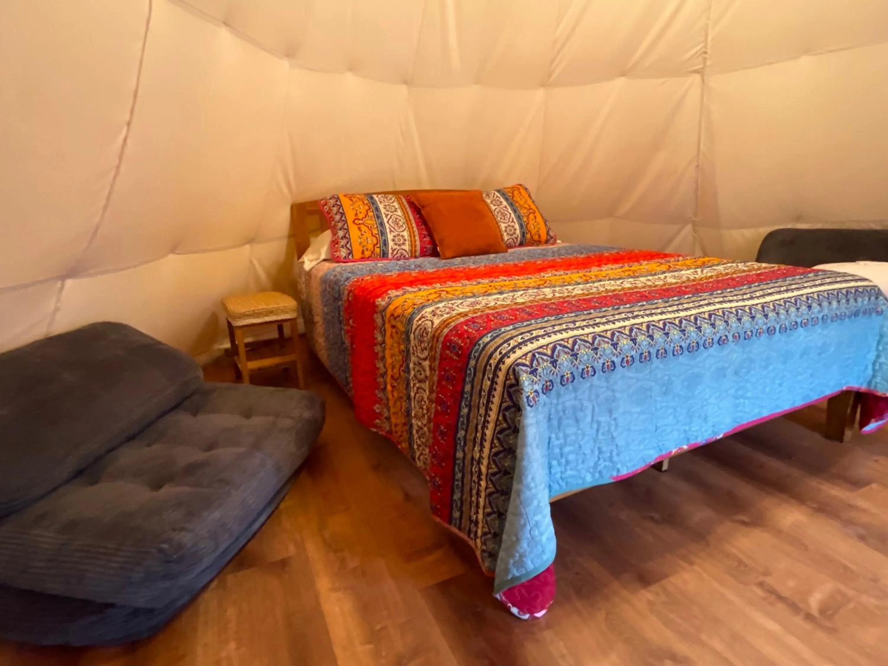 Bed in Mountain Aire Cottages, Inn, & Glamping