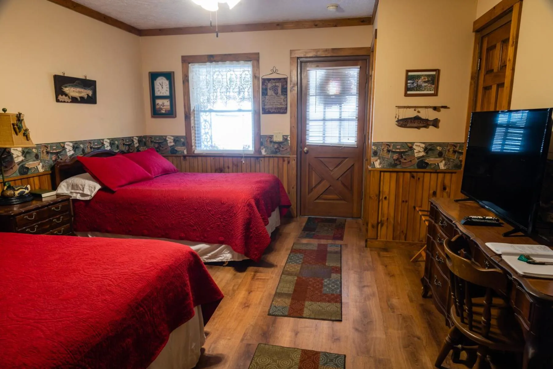 Bed in Mountain Aire Cottages, Inn, & Glamping