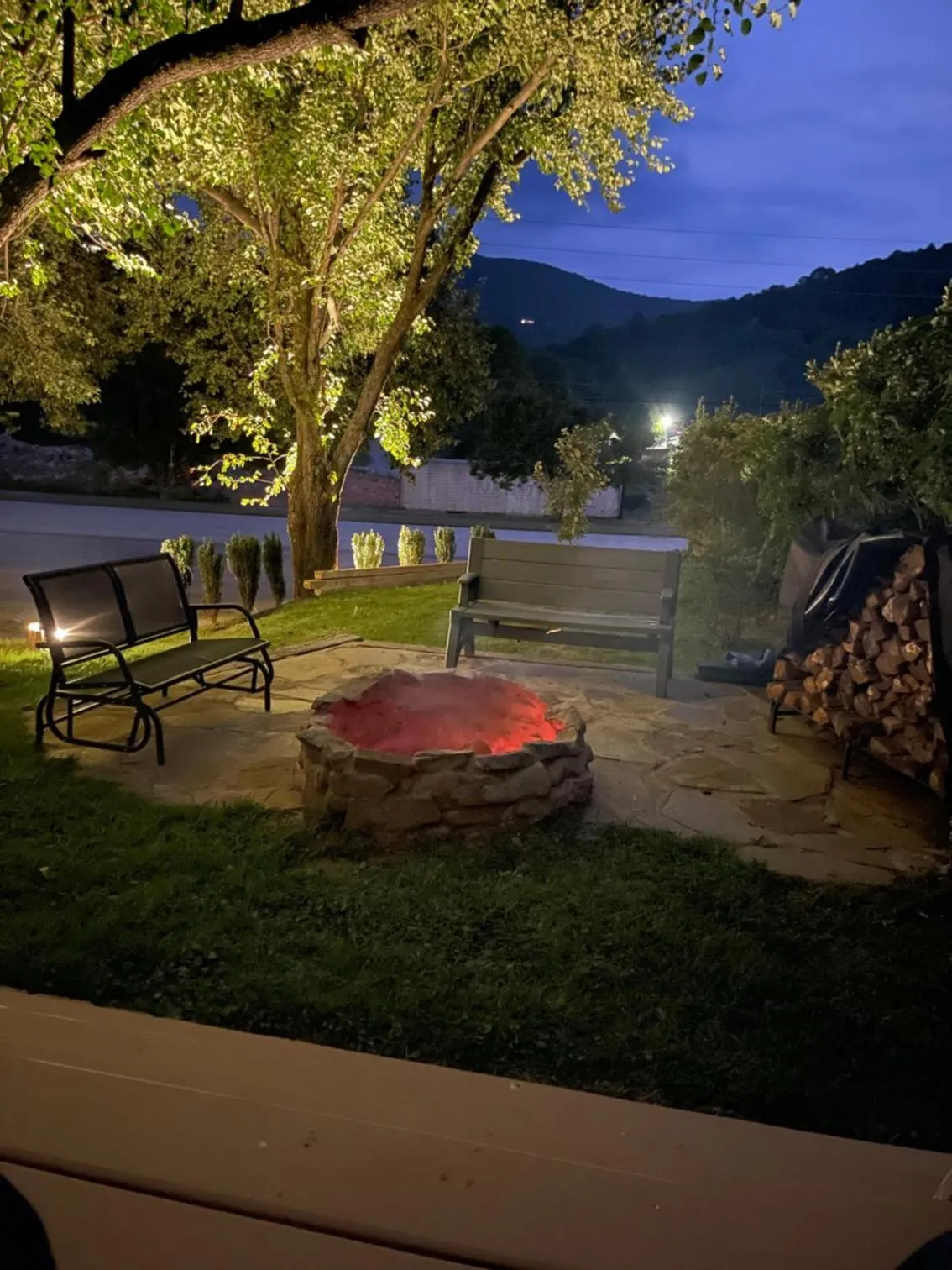 Patio in Mountain Aire Cottages, Inn, & Glamping
