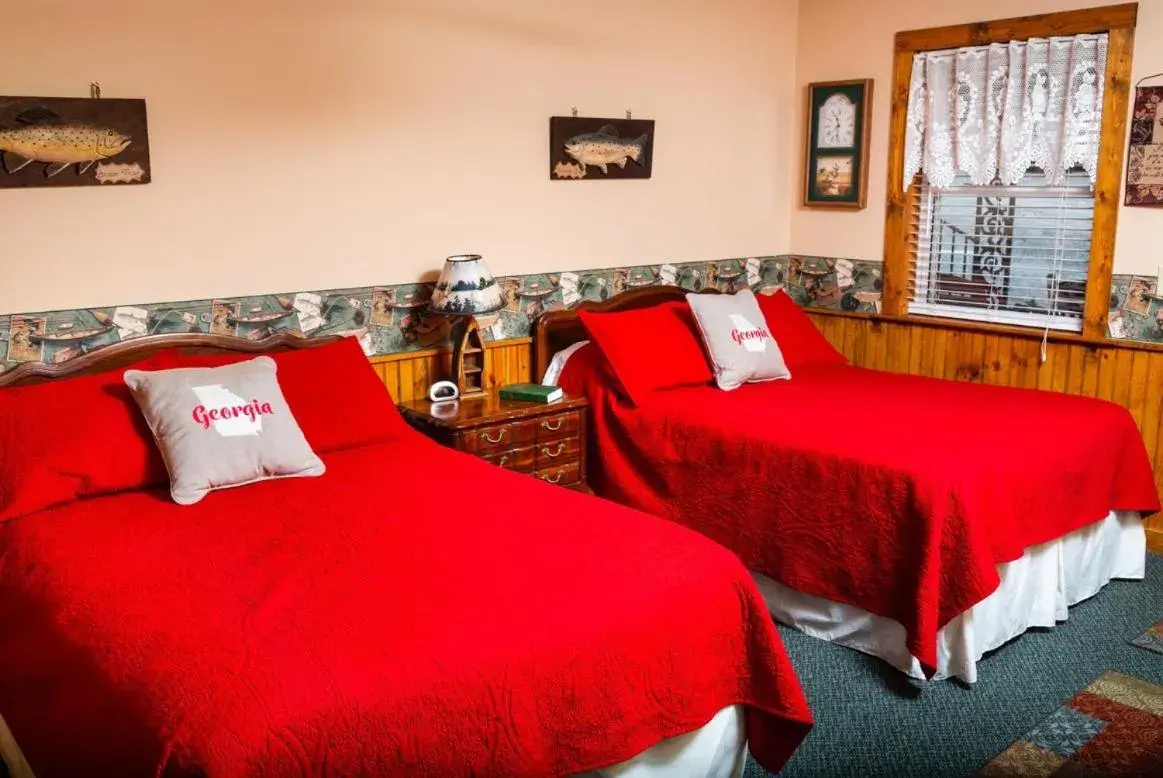 Double Room with Private Bathroom in Mountain Aire Cottages, Inn, & Glamping Double Room with Private Bathroom in Mountain Aire Cottages, Inn, & Glamping