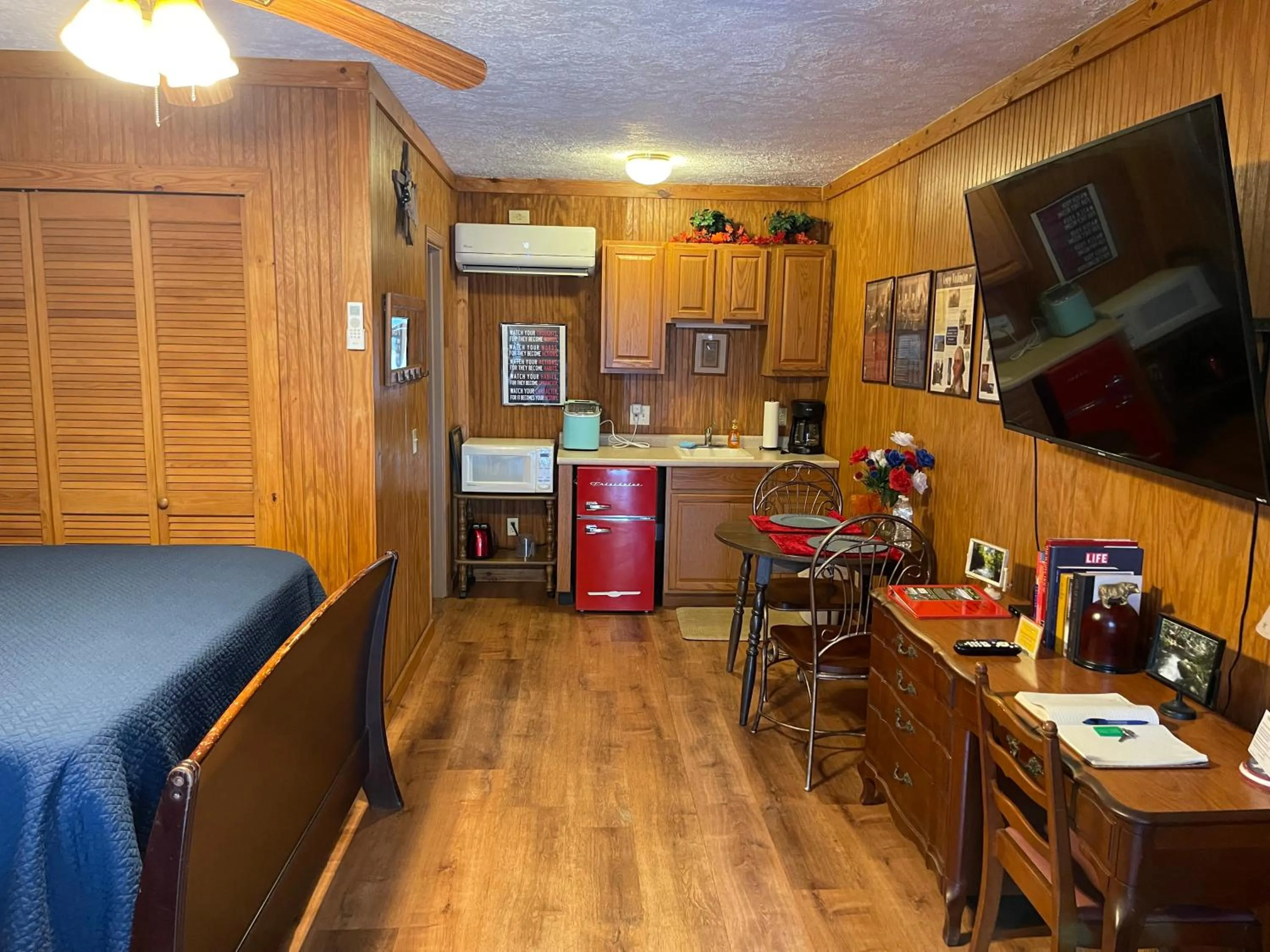 Toilet in Mountain Aire Cottages, Inn, & Glamping