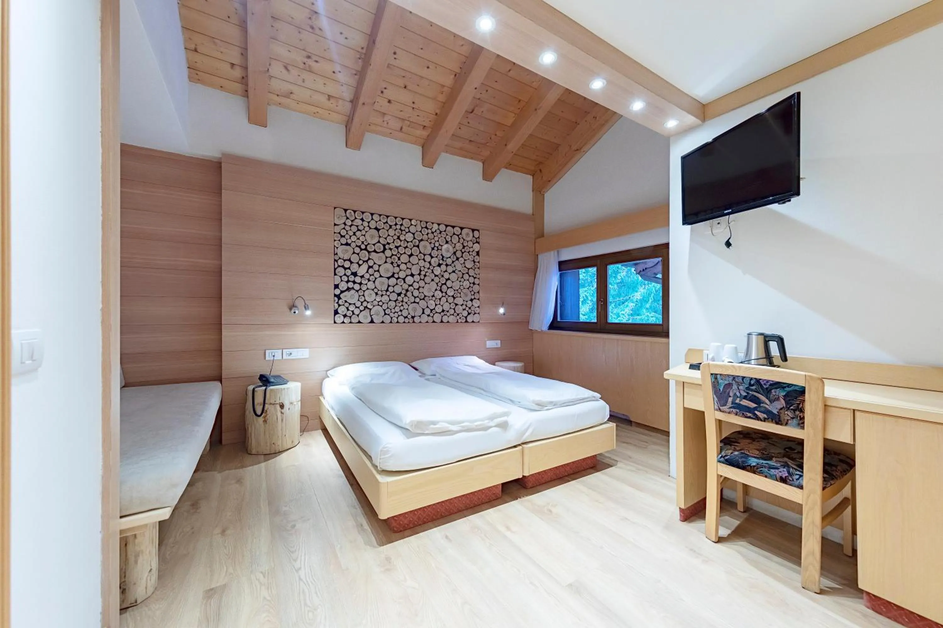 Photo of the whole room, Bed in Hotel Cristiania