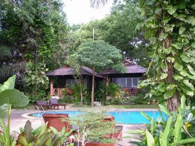 Baan Klang Aow Beach Resort