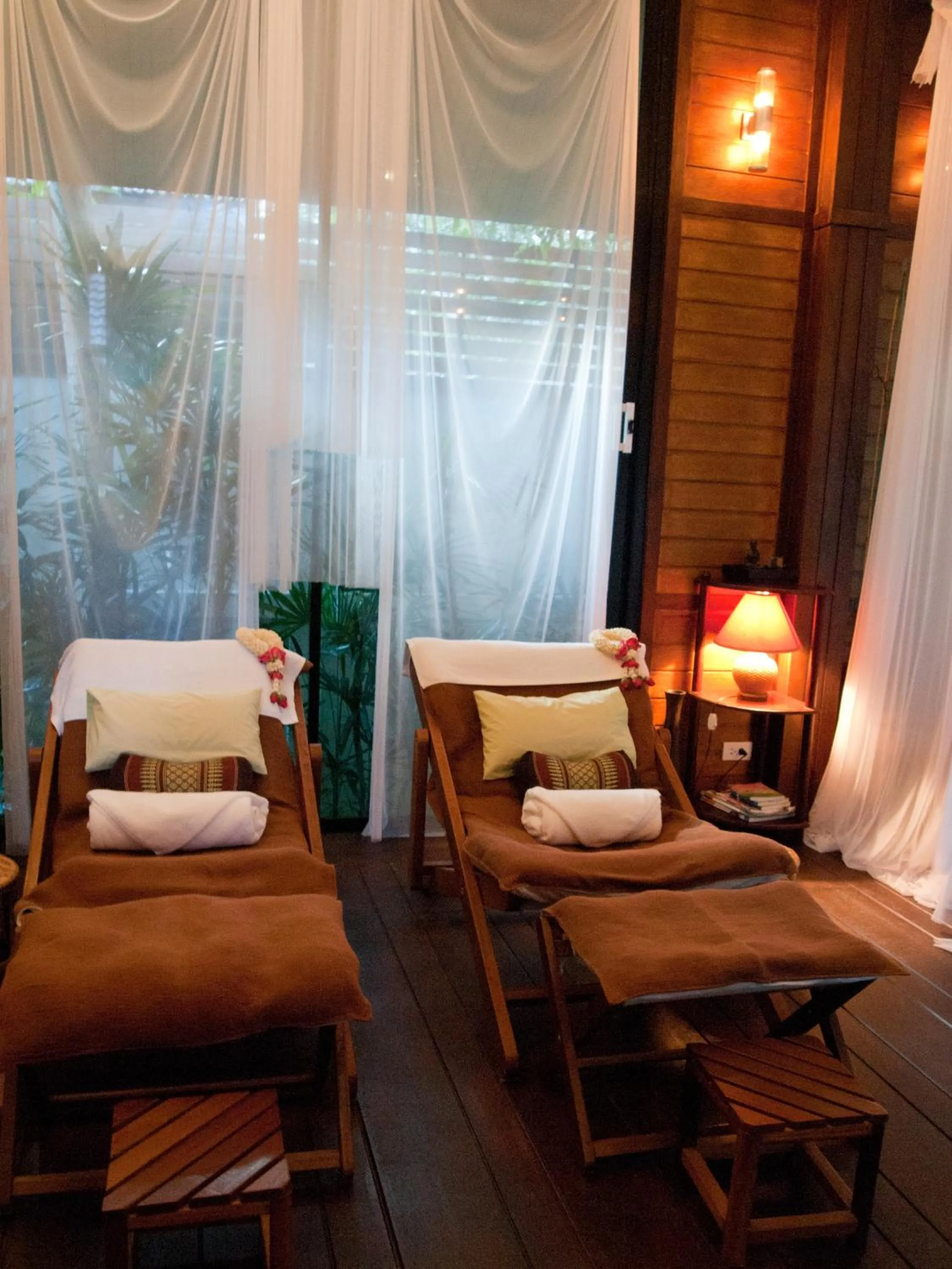 Baan Klang Aow Beach Resort