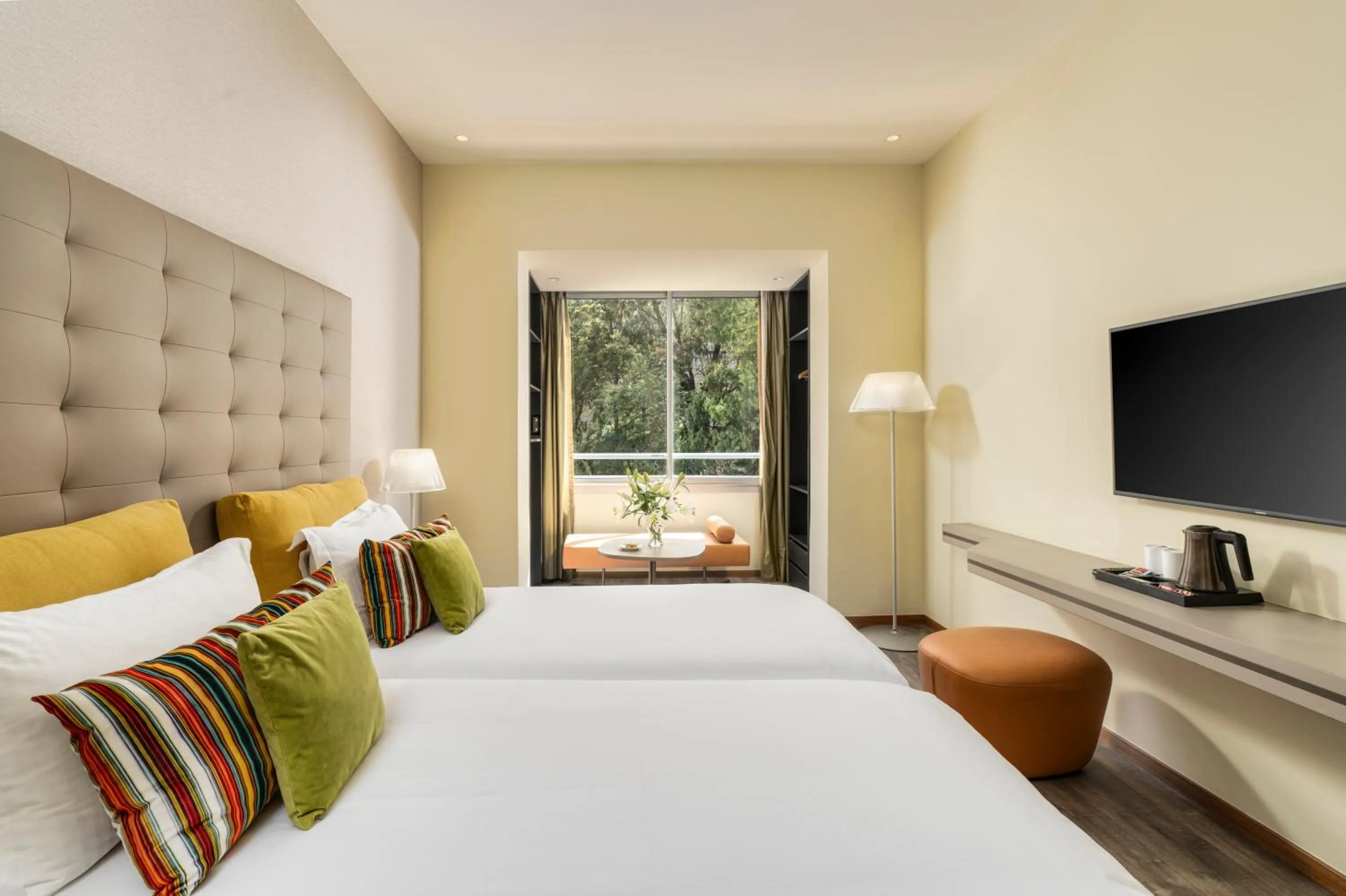 Photo of the whole room, Bed in Marina Bay City Center